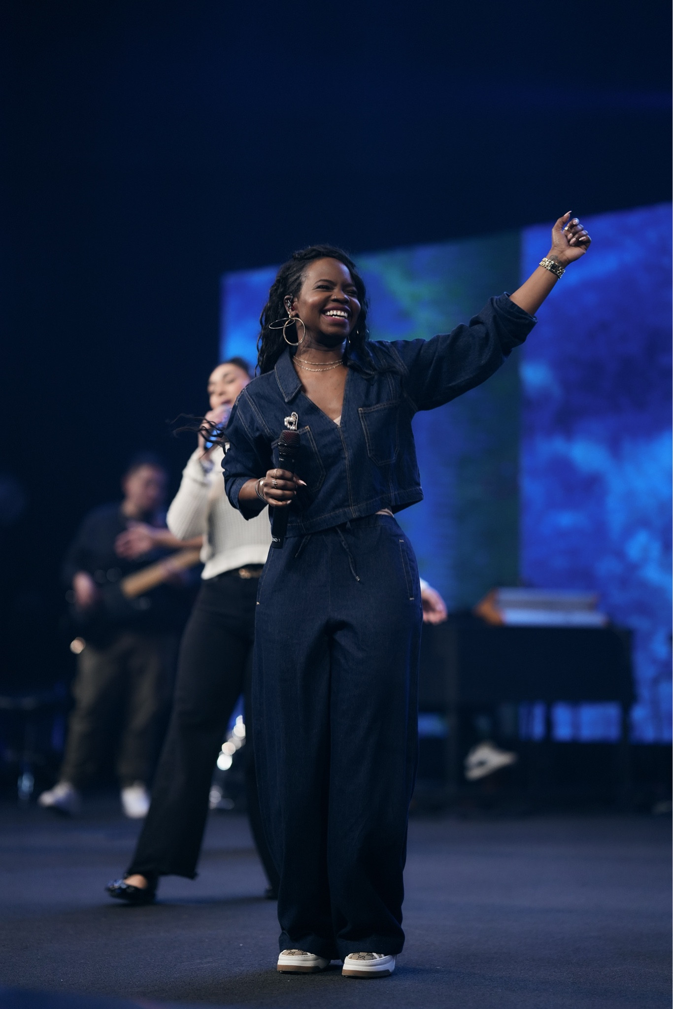 Dark Denim on Denim 😍 My actual set is from Zara! 🫶🏾

I live for a brooch that adds a little charm! ✨ 

#LTKWorkwear #LTKShoeCrush #LTKStyleTip