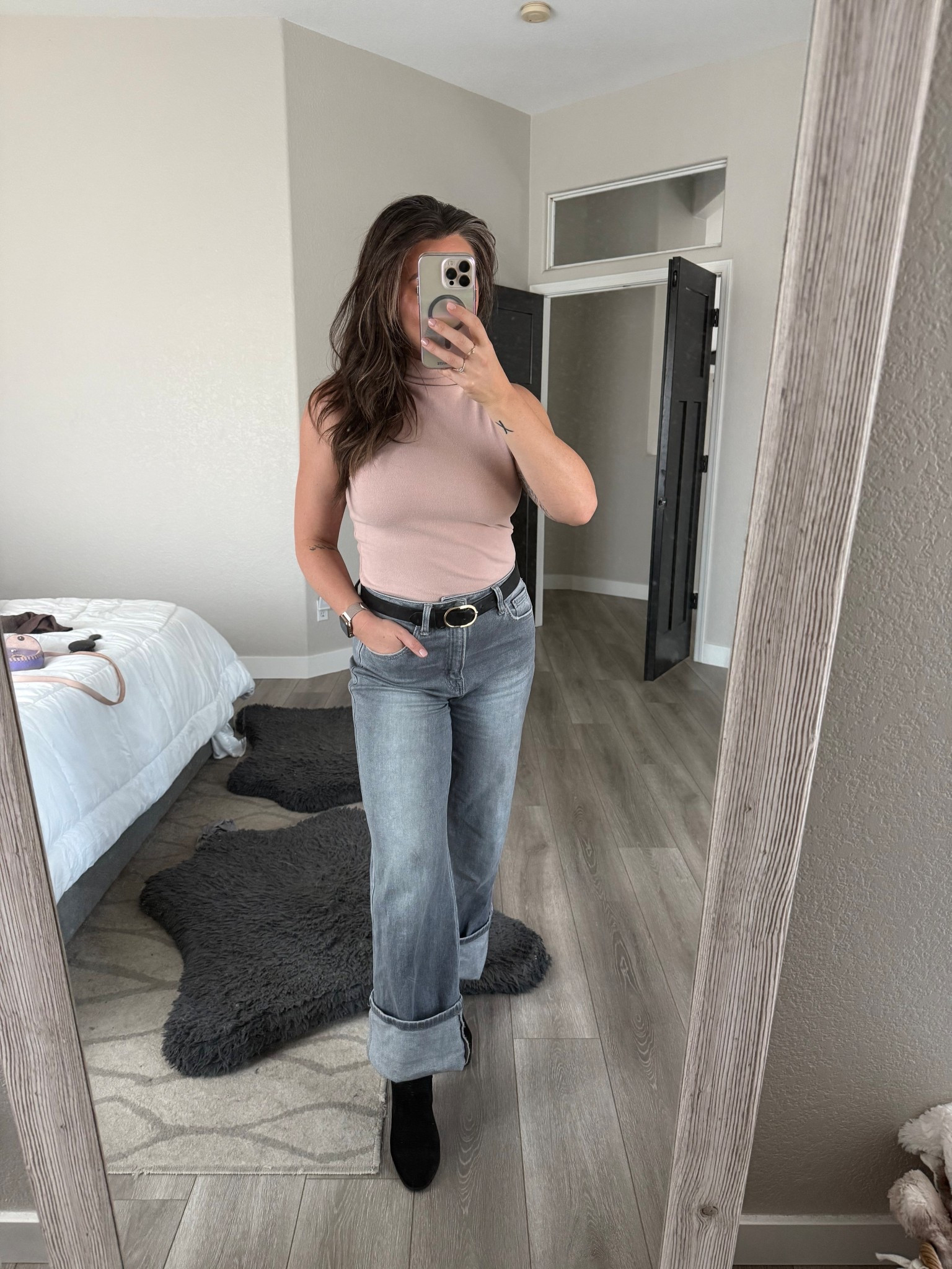 The perfect fall transition top and my favorite dark denim! 

#LTKSeasonal #LTKxVICI #LTKStyleTip