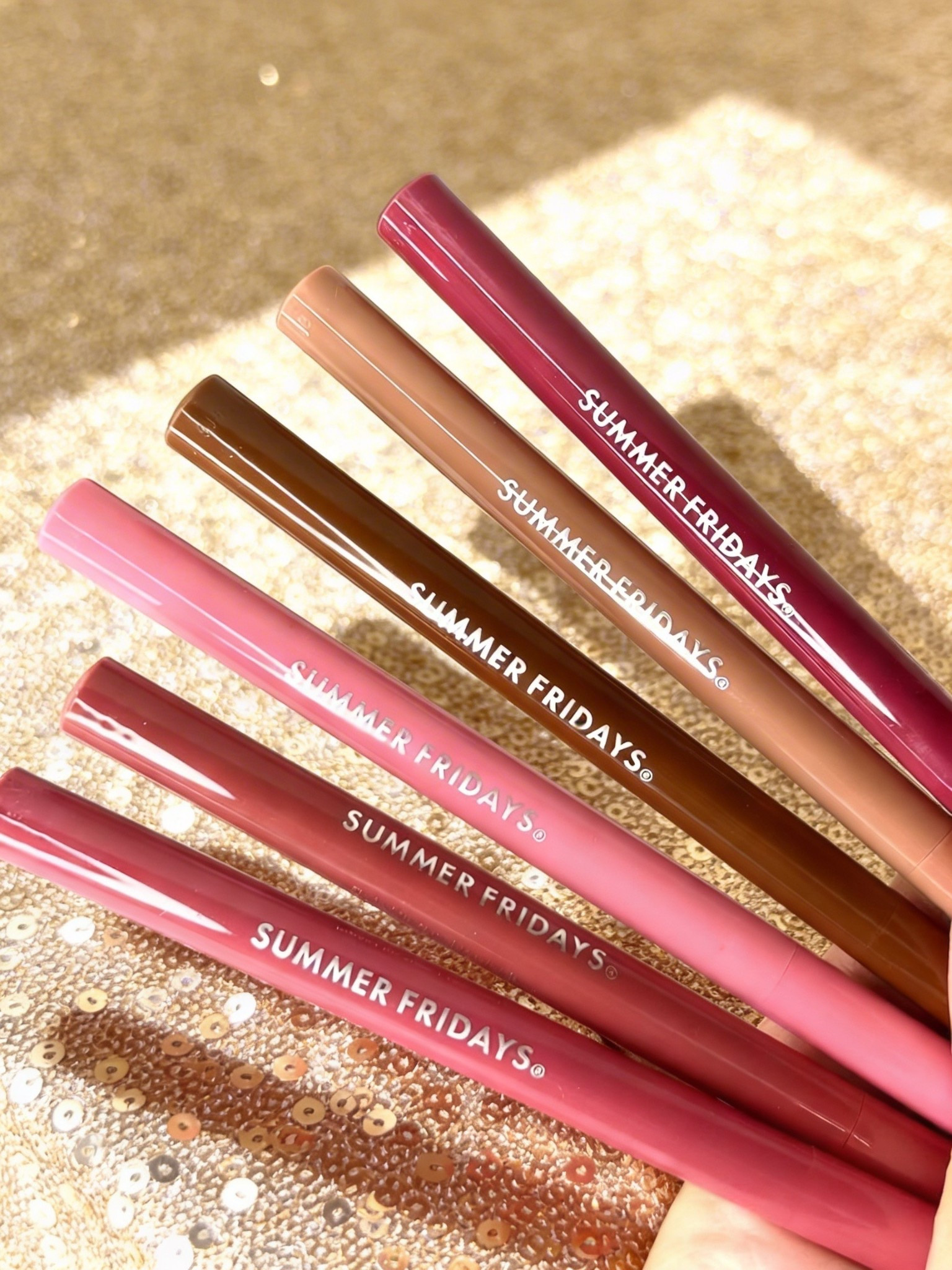 Like and Comment “LIPS” and I’ll send you the info 🔗  
WHO said liner can’t be luxe everyday? Not me!
Summer Fridays SoftLine Lip Liners in EVERY shade—Sugar (cool pink), Latte (peachy tan), Cinnamon (clay brown), rosy pinks, nudes & more. Creamy, hydrating, waterproof precision that sculpts & lasts. Golden statue vibes for goddess lips! Shop my LTKpicks. #LTKmakeup @Sephora SummerFridays #LipLiner 
Follow me @glamorousmoni for more

#LTKSpringSale #LTKBeauty #LTKselfcare