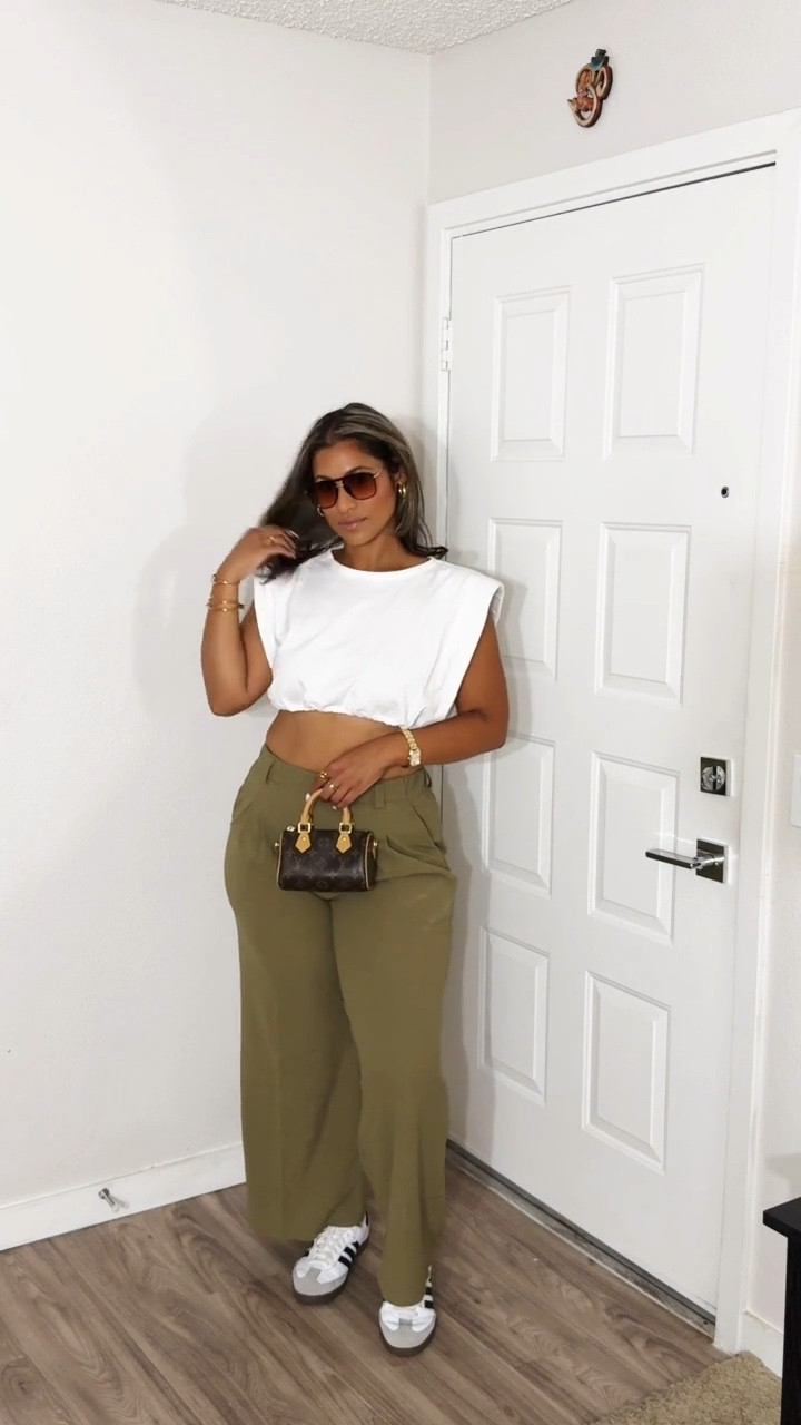 casual outfit for fall 🫒
pants: size L
top: size L 

#LTKStyleTip #LTKMidsize #LTKFindsUnder50