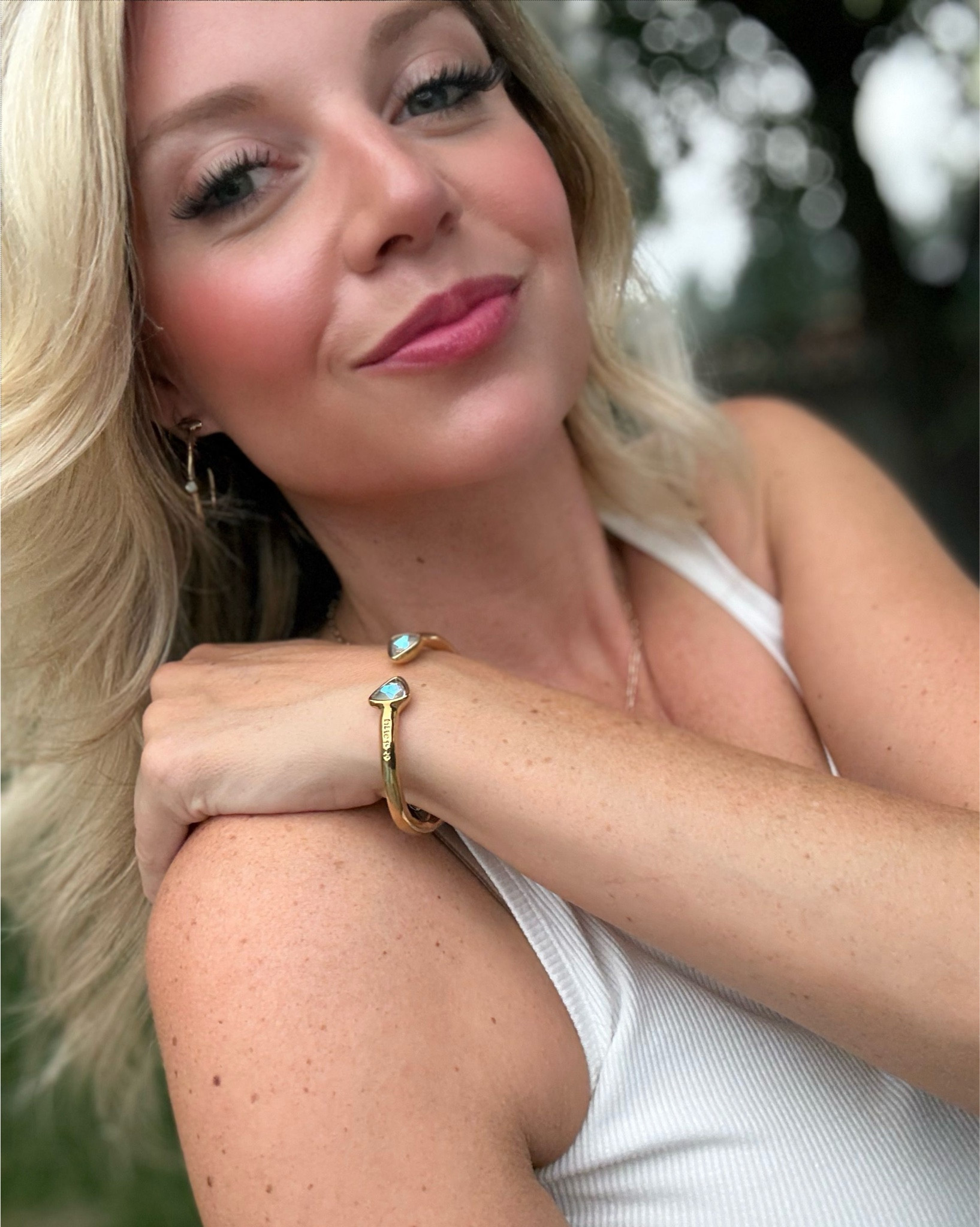 Thrilled to be partnering with @unode50 and showing off their stunning, high-quality jewelry! From the gorgeous, fun packaging to the bold yet elegant designs — I’m seriously blown away, you guys. The craftsmanship and weight of each piece make them feel so luxe and durable. Every detail is a statement, and I can’t wait to style these with everything this season. ✨

Shop all my faves here!
#UNOde50 #JewelryGoals #BoldJewelry #StatementStyle #QualityMatters #ad #LTKstyle #LTKjewelry #hashtag

#LTKWorkwear #LTKWedding #LTKStyleTip