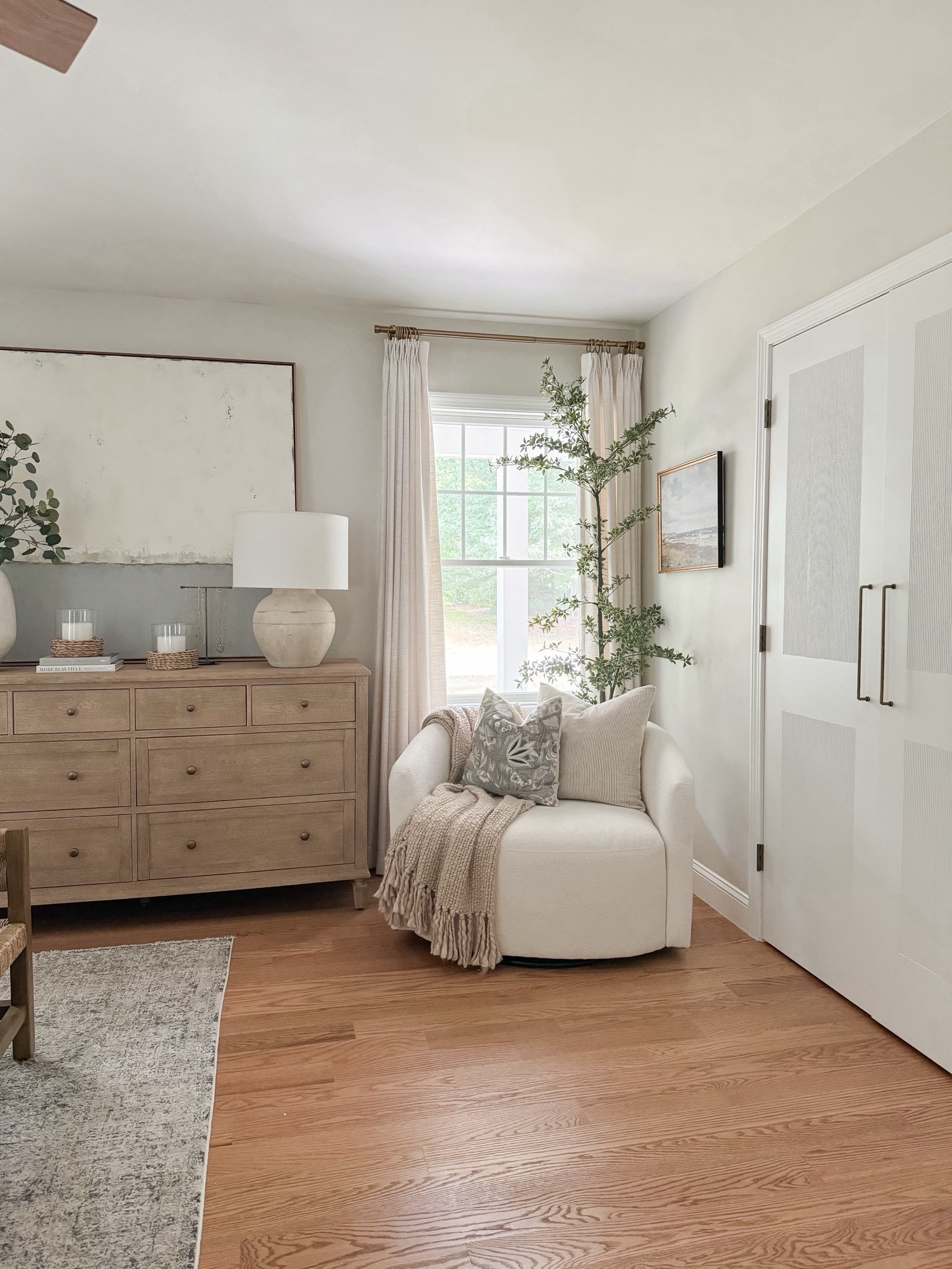 Coastal Bedding

Amazon Coastal bedroom  bedroom styling 
Home decor  Home  Home decor  Home favorites  Wall Art  Coastal home  coastal home decor  spring bedding  nightstand Walmart chair 

#LTKFindsUnder50 #LTKHome #LTKStyleTip