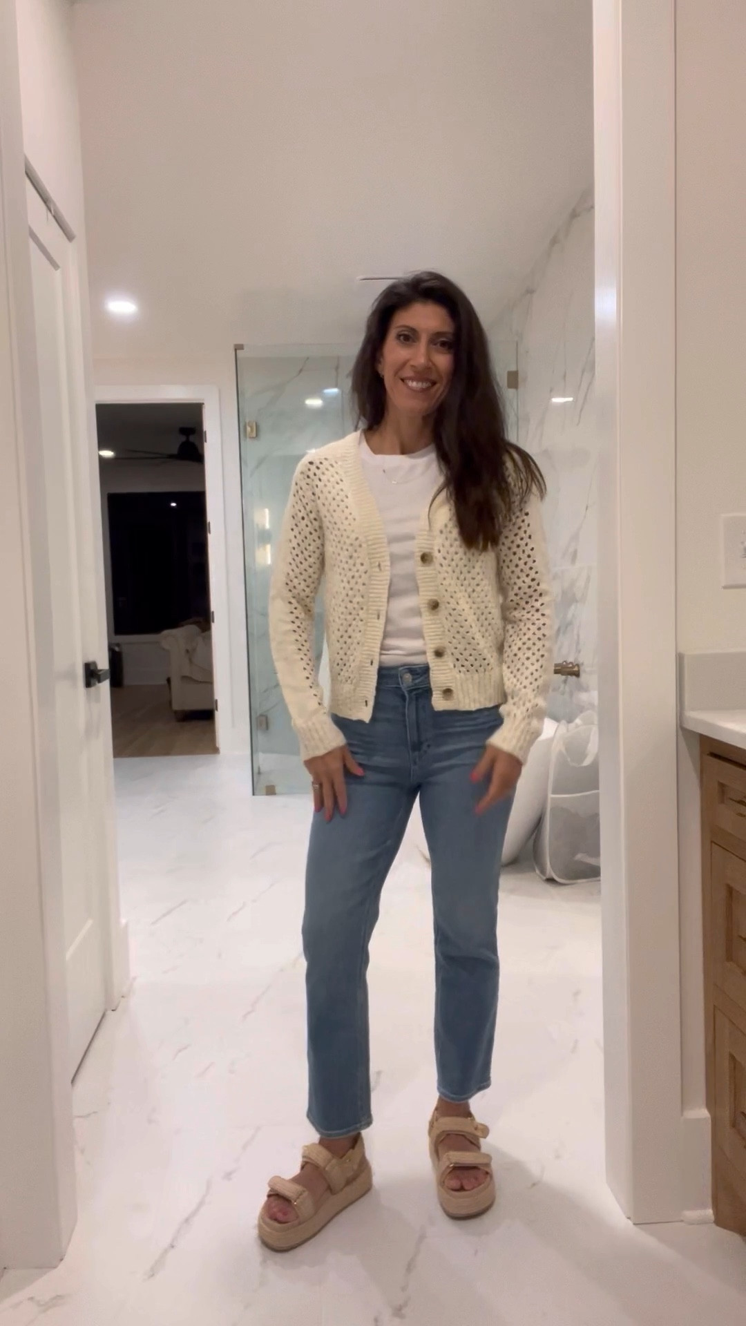 Evereve Try On Haul! Love these everyday casual looks transitioning into fall. Wearing a small. 


#LTKFindsUnder100 #LTKVideo #LTKOver40