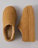 AE The Hangout Slip-On Slipper | American Eagle Outfitters (US & CA)