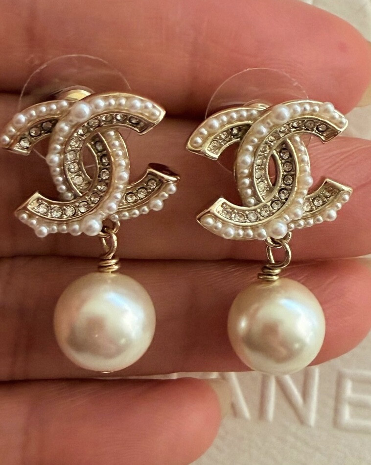 Gift yourself something beautiful for the new year! Some are vintage, some repurposed, but so beautiful!! Me those resolutions to go out, make the dinner reservations and wear your gorgeous earrings!



Gifts for her, gift guide, Chanel, Valentino, Christmas gifts, designer gifts, luxury gifts, winter outfits, Christmas outfit, new years even outfit, workwear, vintage Chanel, New Year’s Eve outfits, New Year’s Eve outfit, winter looks 

#LTKWorkwear #LTKFindsUnder100 #LTKGiftGuide

#LTKgrwm #LTKGiftGuide #LTKootd