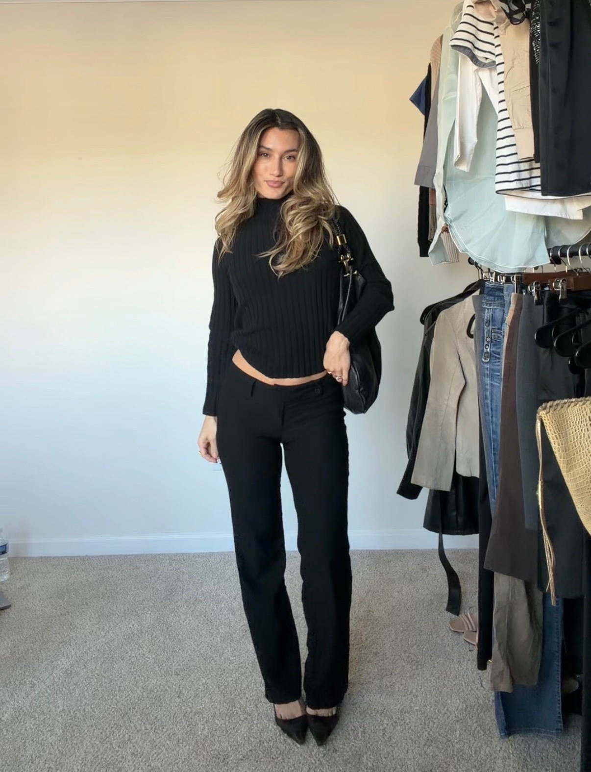 Wearing xs petite in the pants (5’2 in 3 inch heels)🖤

