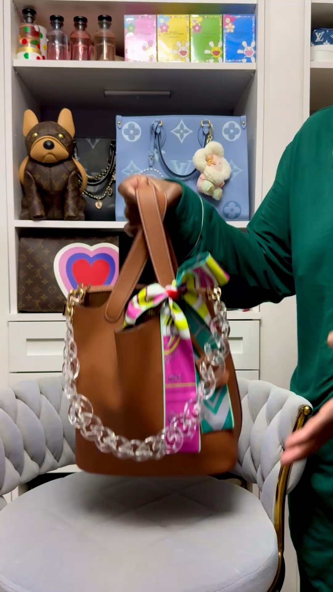 I got a new handbag 😎 Let’s do a WIMB…cause I wanna show off my new bag 😝😂


#WIMB #GRWM 

#LTKootd #LTKgrwm #LTKdayinmylife