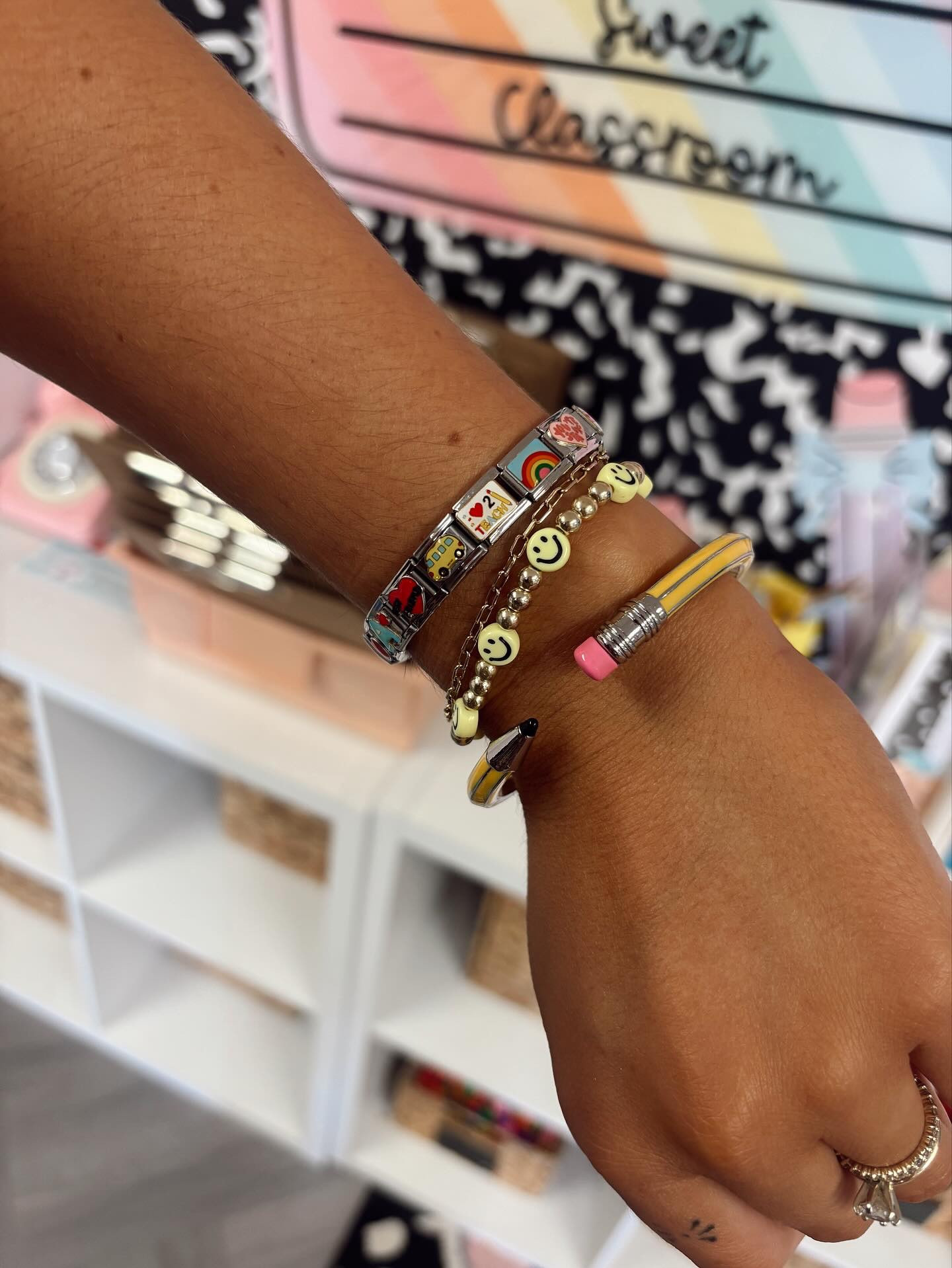 Do yall remember these charm bracelets!?!? This one is an Apple Watch Band & it’s teacher themed!!! It’s so nostalgic!!!! ✨🎀🤩🌈✏️🚌