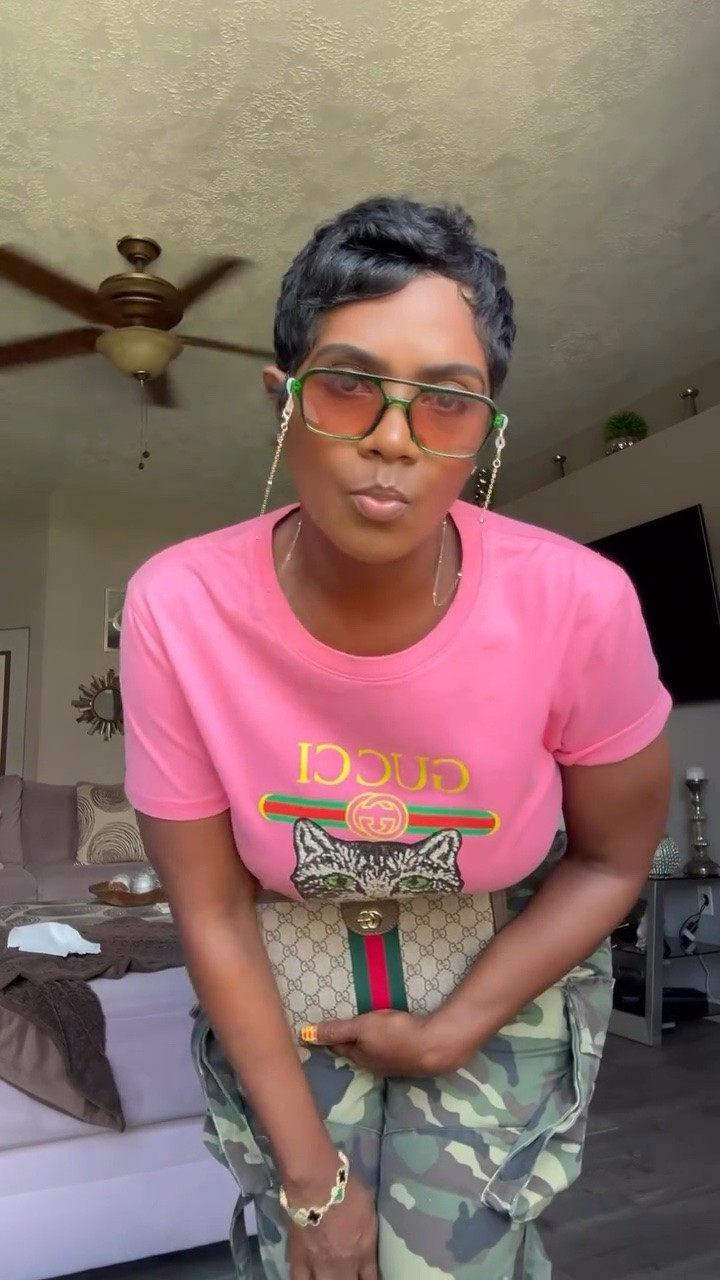 Hey Nieces,
A quick “OOTD” from Memorial Day 💋❤️
Camo can be worn with any and everything. 

Try it out!! 

👚: Gucci 
👜:Gucci Bag
👓: Amazon 
👠: Ross
🩳 : Fashion Nova

#fashionover50 #auntietinaapproved #auntietina #over50andfabulous #oodt
