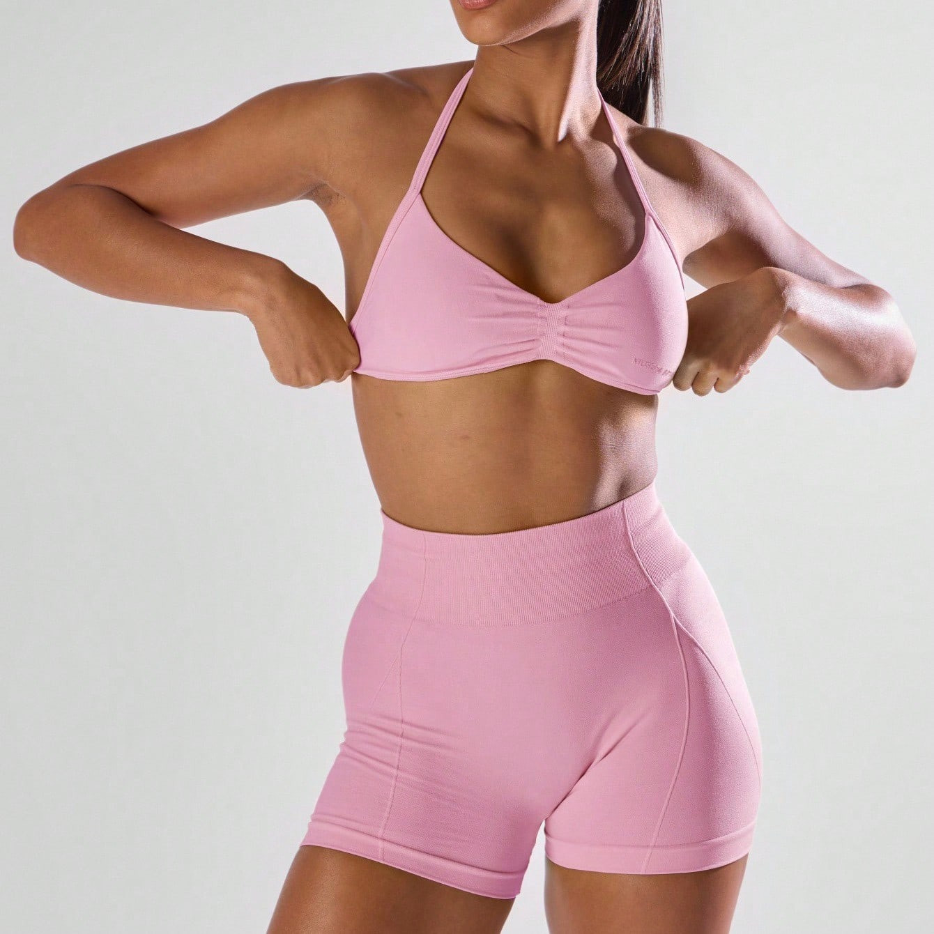 Musera Sport Solid Ruched Bust Open Back Halter Sports Bra, Active Comfy Workout Gym Running Run Clubpadel, Tennis, Pickleball Gym Fitness | SHEIN