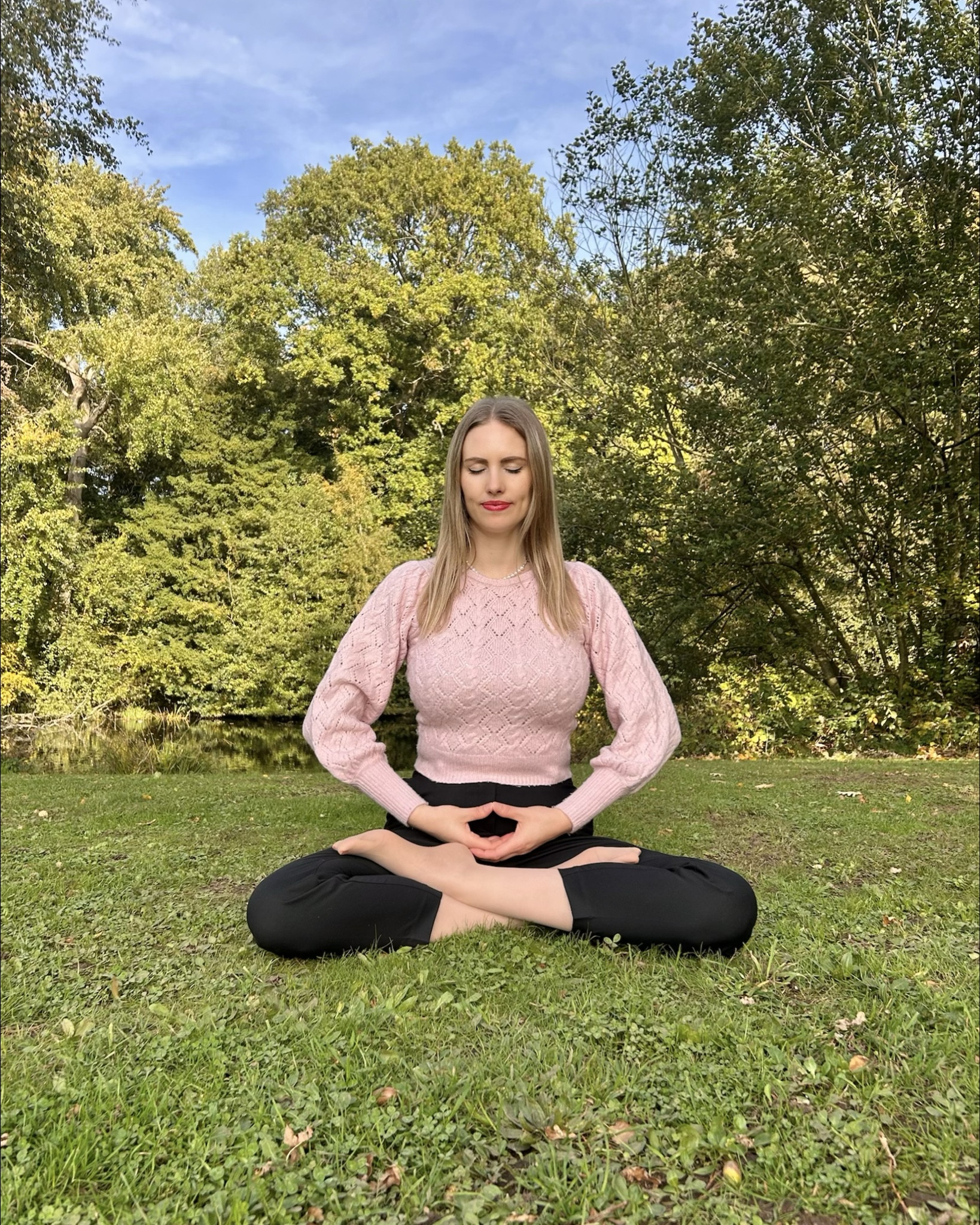 Autumn shows us how beautiful it is to let things go 🍂 

Calming my mind with the meditation exercises of Falun Dafa 🧘🏼‍♀️✨FalunDafa.org 

#falundafa #falungong #autumn #fall #autumntime #autumnvibes #fallvibes #meditation #meditate #yoga #yogainspiration #yogapractice #yogaeveryday #qigong #taichi #mindfulness #positivity #positivevibes #nature #naturephotography #naturelover #naturegram #forest #naturewalk #england #countryside #法轮大法 #法轮功 #自然 #时尚

#LTKautumn #LTKstyletip #LTKfitness