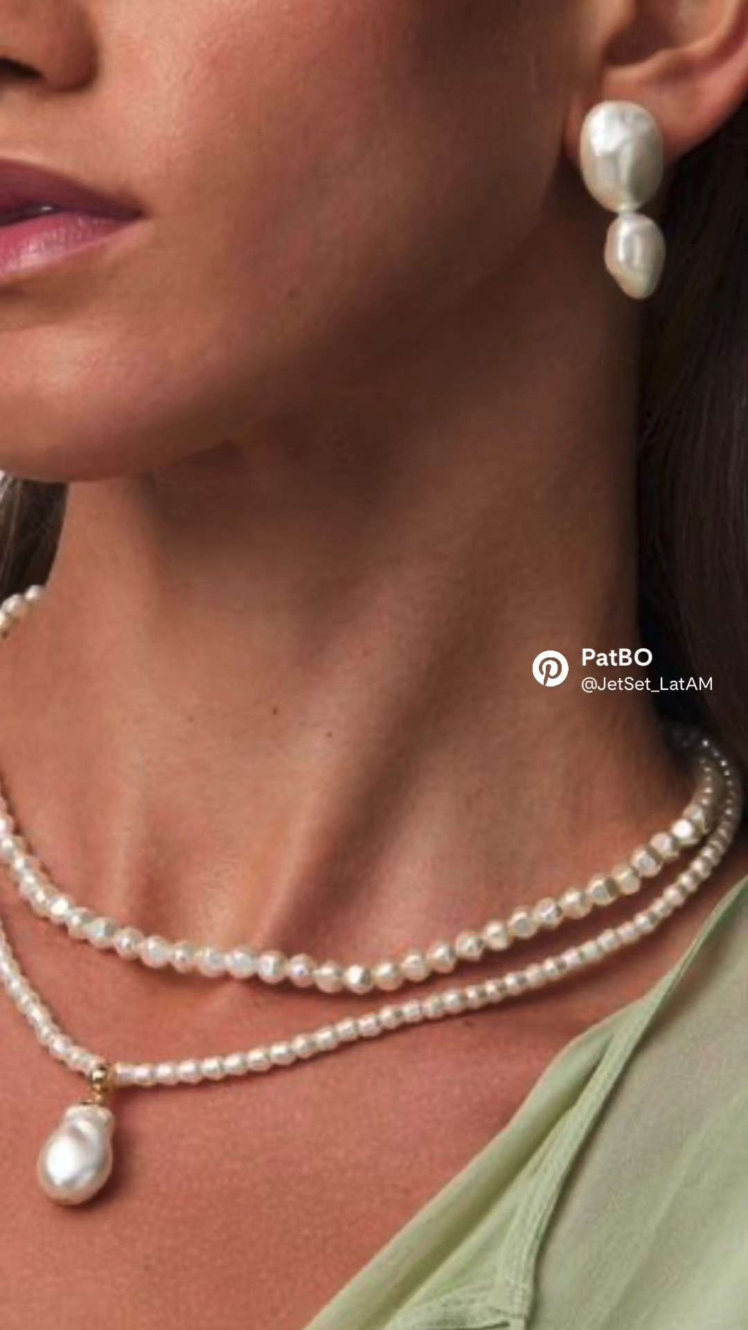 Soft layers of freshwater pearls meet a single sculptural baroque drop in the Estate Layered Pearl Necklace — a timeless piece that elevates any look. Feminine, refined, and perfect for weddings, soirées, and holiday moments of quiet luxury.

Curated by Jet Set LatAM.


#LTKHoliday #LTKGiftGuide #LTKBeauty