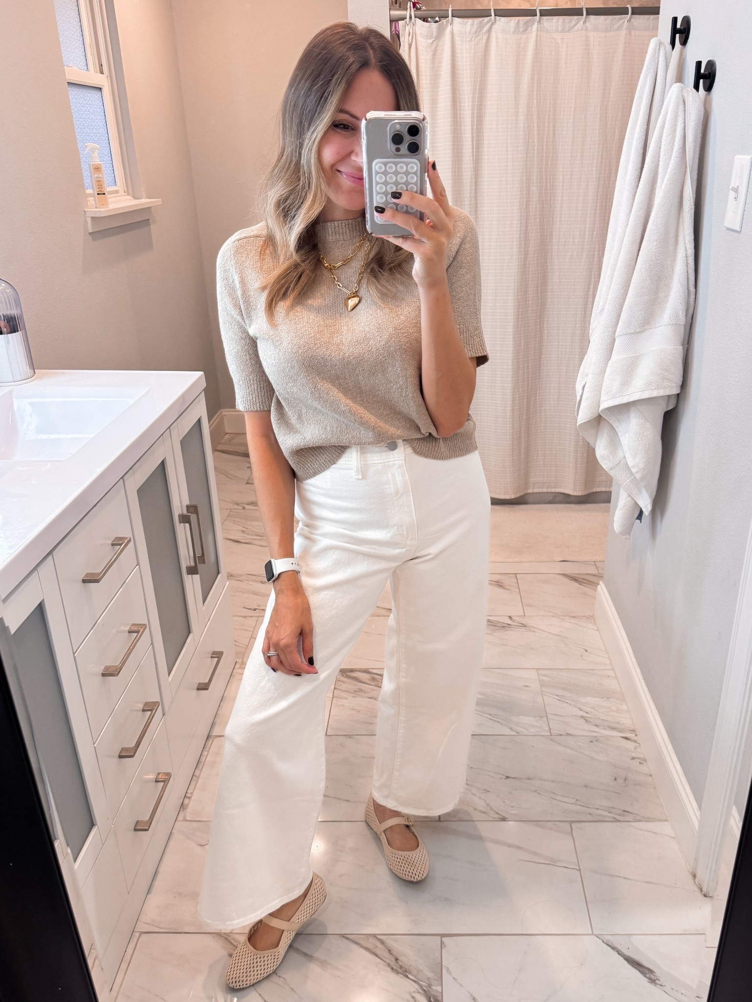 Top- small
Jeans - sized up to a 4



#LTKStyleTip #LTKFindsUnder50 #LTKSeasonal