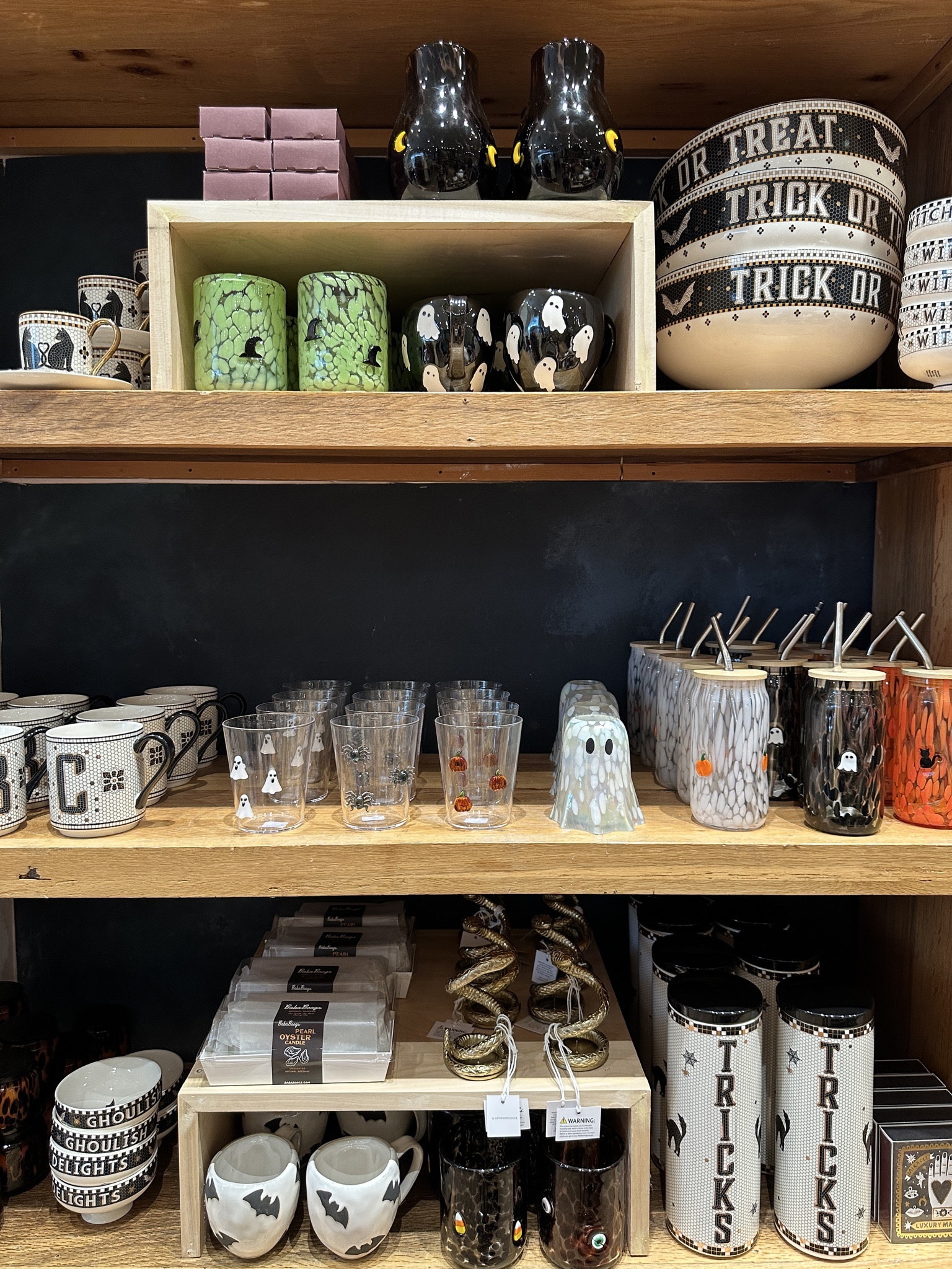 Always love a throw bistro Halloween and more!  
#anthrofinds #halloweenfinds #halloweentreats