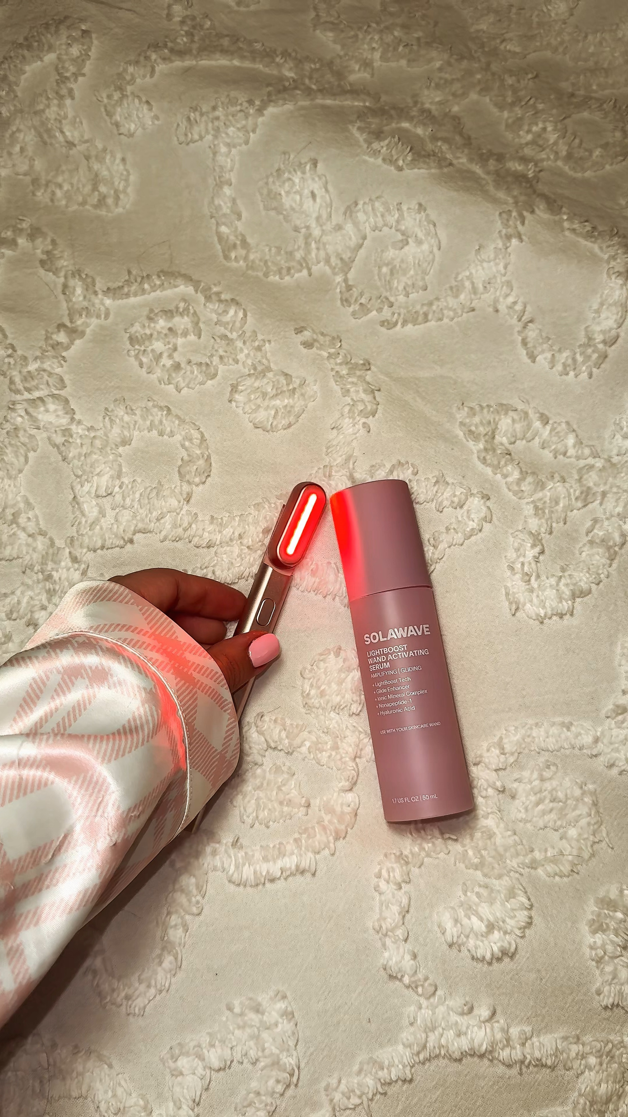 GRWM for bed using my @Solawave Red Light wand ❤️

#solawave #redlighttherapy 

✨Solawave Partnership✨