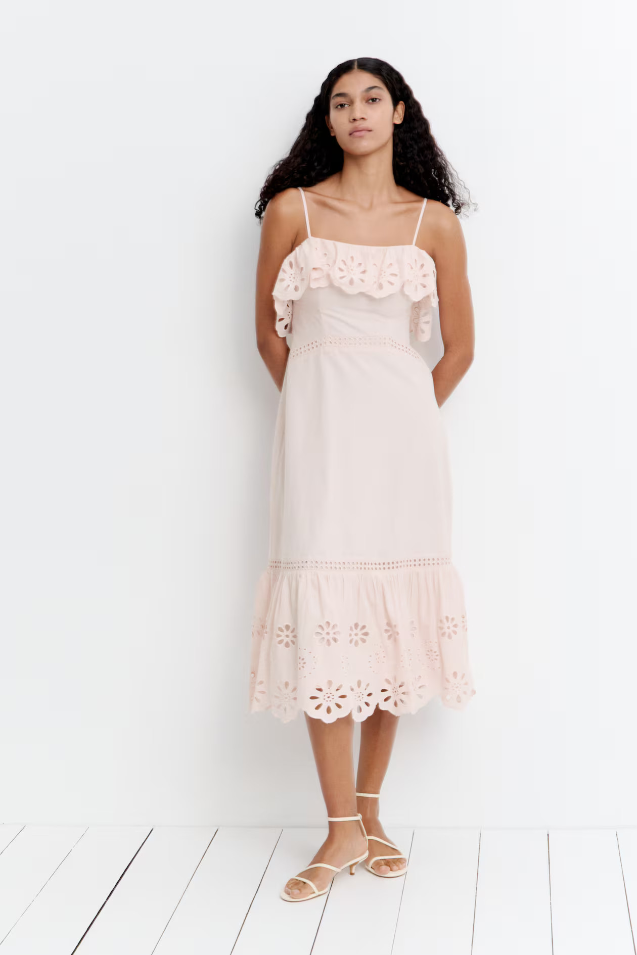 Broderie anglaise cotton dress | H&M (UK, MY, IN, SG, PH, TW, HK)