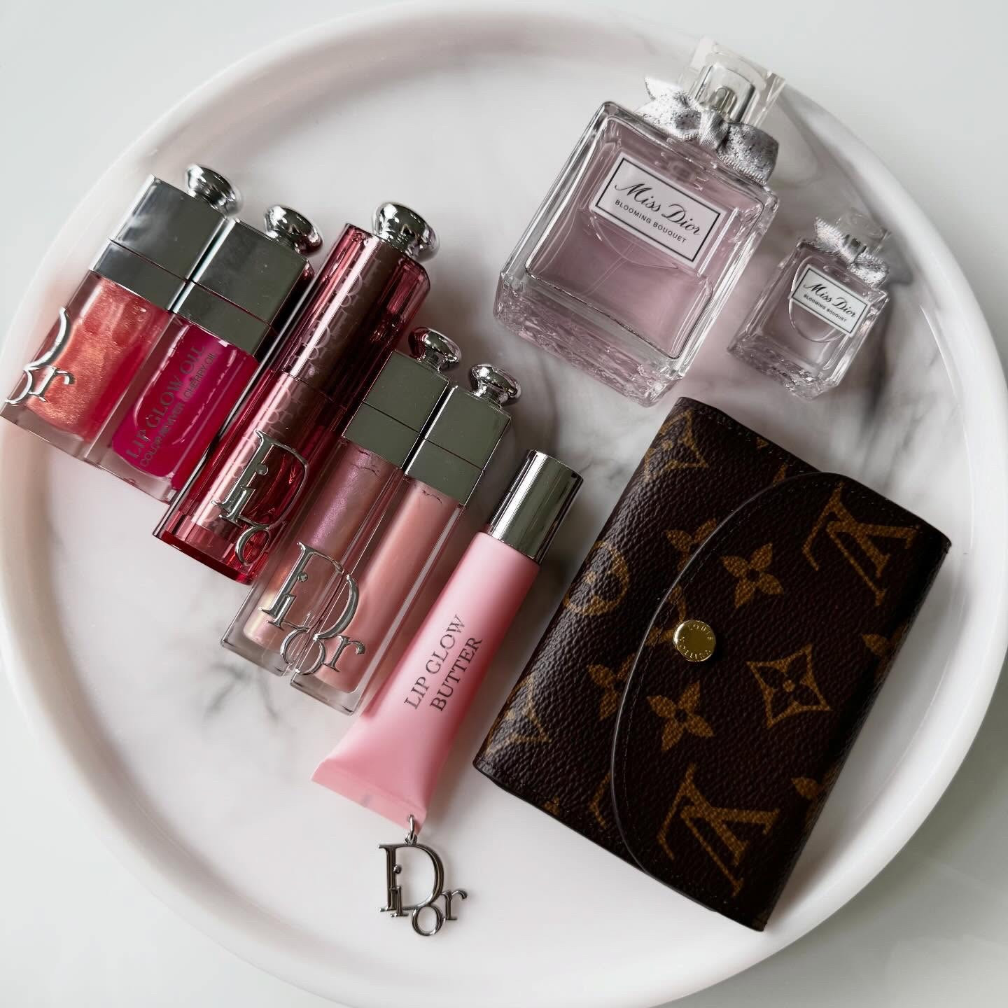 Dior glam with a little monogram moment 💄🤎✨

Happy Tuesday lovelies! 🎀

Follow, save and share for more fashion and handbag inspiration @cvluxfashion 🤍✨

Dior, Dior beauty, Dior lip oil, Dior fragrance, Louis Vuitton Handbag Collection, LV, Murakami, TAKASHI MURAKAMI, Louis Vuitton handbags, LV addict, LV lover, Monogram Monday, Louis Vuitton addict, it girl, BOTD, bag of the day, monogram, pink, soft girl aesthetic, LV speedy, side trunk, unboxing, LV unboxing, Louis Vuitton handbag unboxing, Louis Vuitton, bag lover, WIMB, What’s in my bag 

Disclaimer: I may earn a commission if you use my links.
All photos, reels and stories are taken/created by me. All products are AUTHENTIC and NOT FOR SALE. I am sharing my personal collection and items I love with you. 

#louisvuitton #louisvuittonlover #diorbeauty #lvaddict #dior