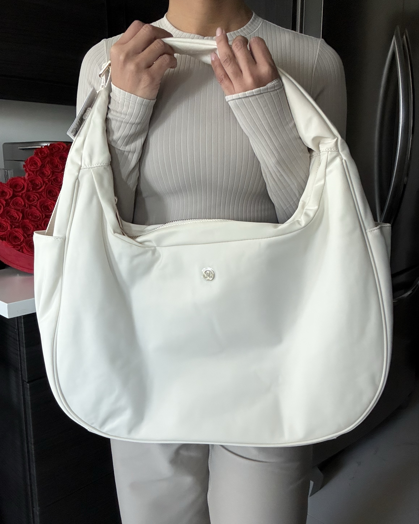 the most practical, functional, stylish bag ! 🤍

petite, lululemon, light ivory with gold hardware, spring break travel, lounge, athleisure, city essentials oversized shoulder bag 18 l. 

#LTKTravel #LTKActive #LTKPetite
