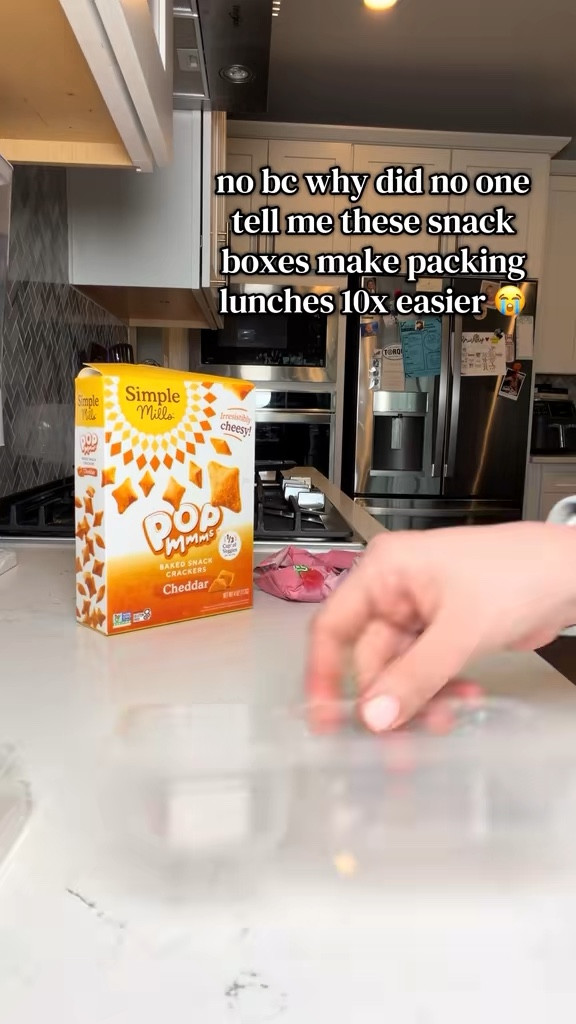 These snack containers have made packing snacks so much easier 🥨 Perfect for lunches, road trips, or tossing in your bag when you’re on the go. I love that the lids keep everything fresh and they help keep snacks organized without using disposable bags.

⸻



#kitchenfinds
#tiktokmademebuyit
#snackprep
#homeorganization
#ltkhome


#LTKmomlife #LTKHome #LTKdayinmylife