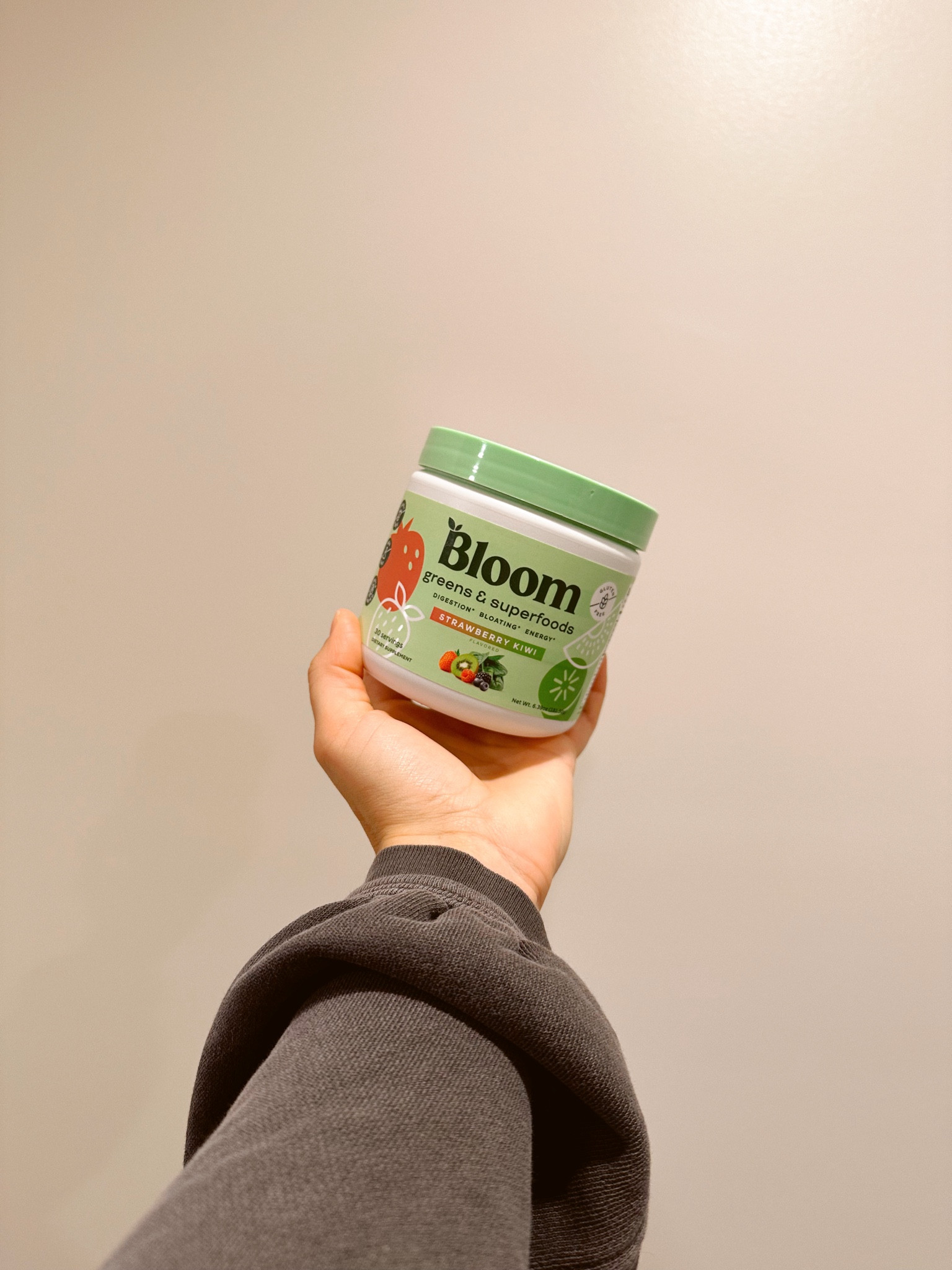 I started incorporating @bloomsupps greens into my morning routine at the beginning of the year. It’s one of a few daily routines I’ve stuck to since the start of 2024. 

My digestion has never been better.
I have minimal bloating. ❌🤢
I am regular. 🚽
I feel energized. 🏃🏻‍♀️
I feel like it has been a great additional source of nutrients for me as a nursing mama. 🤱🏻

I like to have my green in the morning before or with breakfast to help kick my day off to a healthy start. 💚

#guthealth #bloomsupps #bloomgreensandsuperfoods #bloomgirl #nursingmoms #breastfeeding #breastfeedingmom #healthyholisticliving #holistichealthtips #motherhoodnutrition #nutrition #holisticnutrition #weightlifting #momswholift 