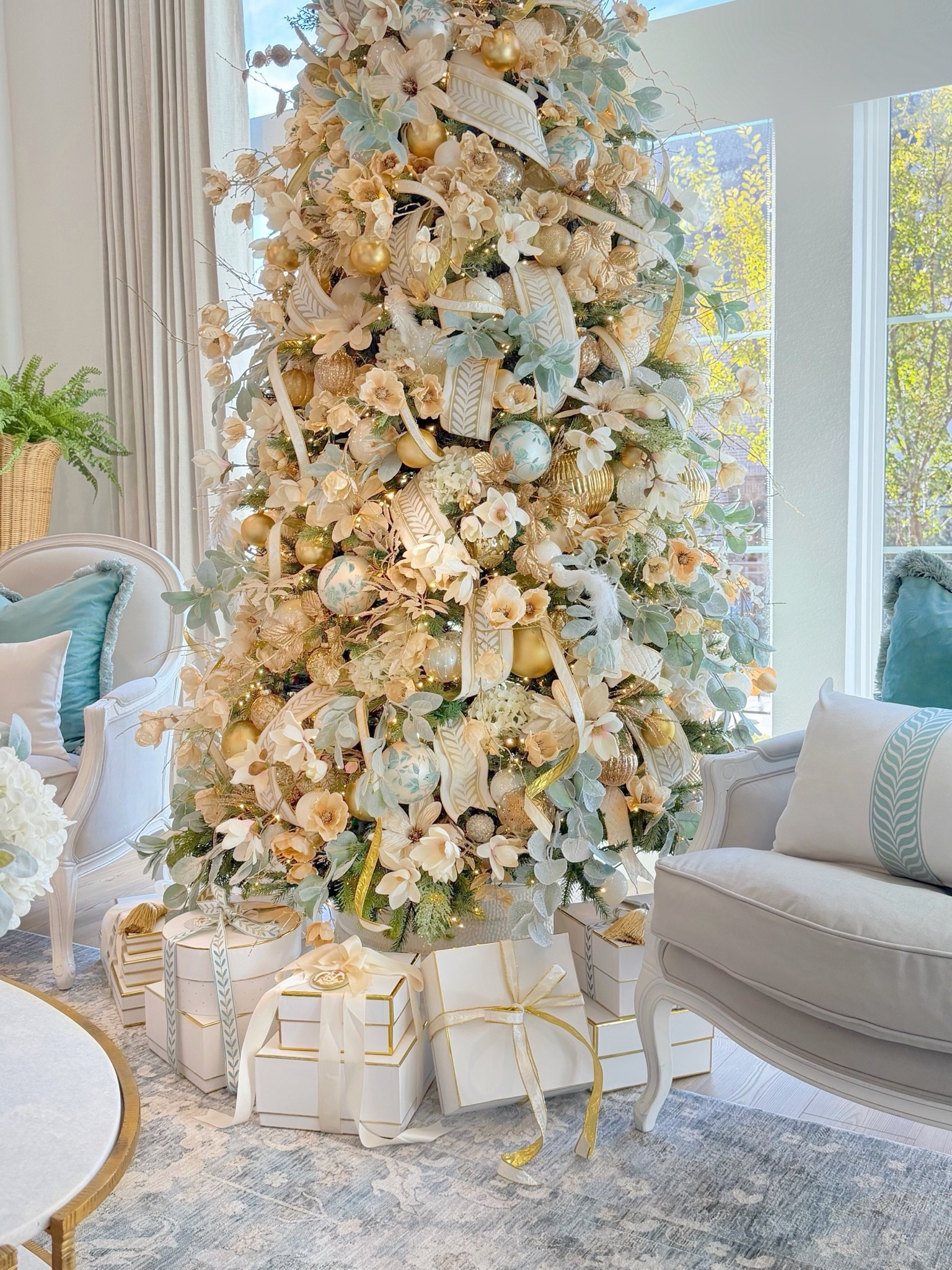 Back in stock! 9ft twinkle Christmas tree 🎄✨Christmas decor holiday decoration chic Christmas decor

#LTKHome #LTKdayinmylife #LTKootd