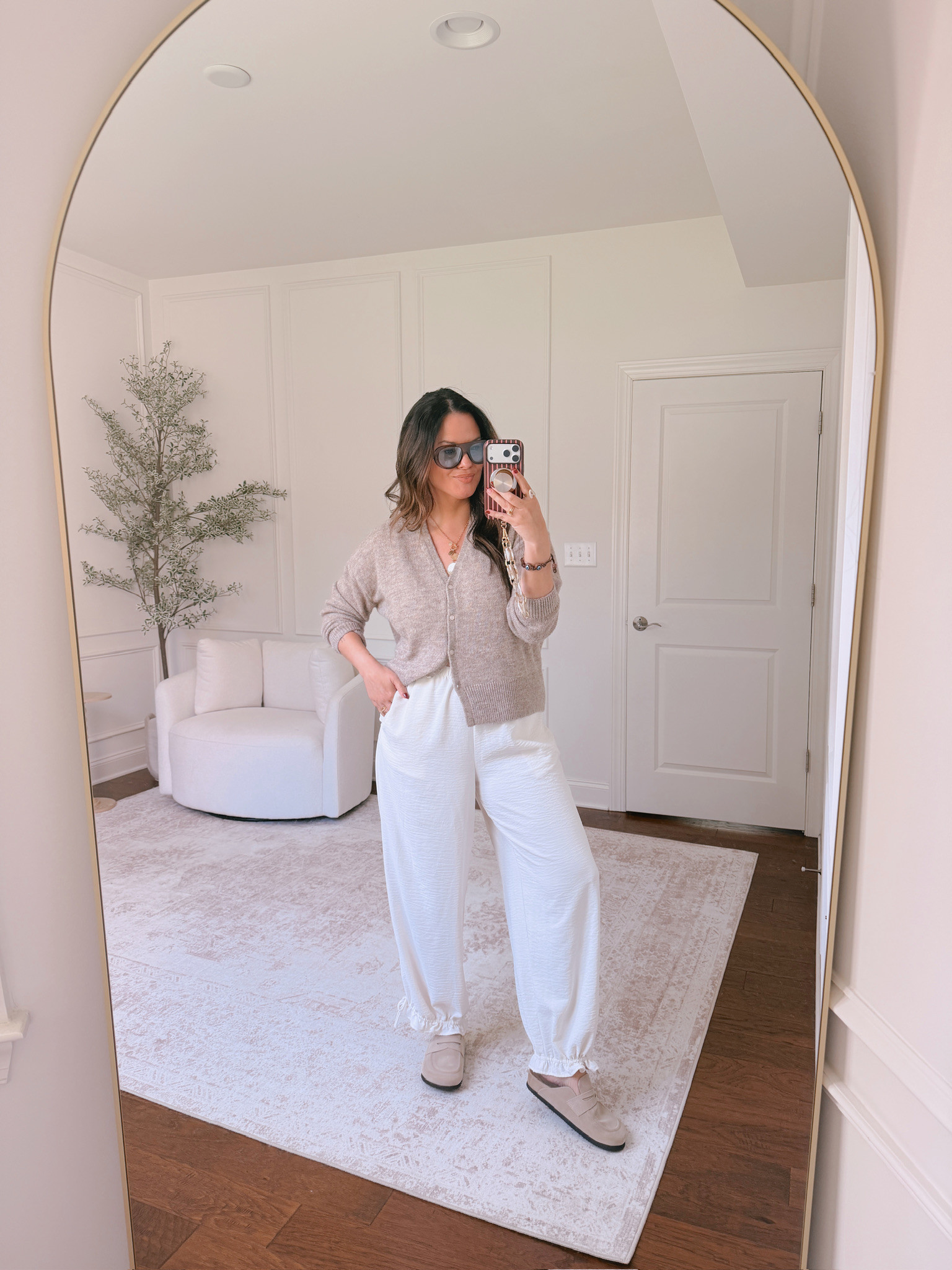 wearing a large in the top, XL in the bottoms 

 #LTKSeasonal #LTKMidsize