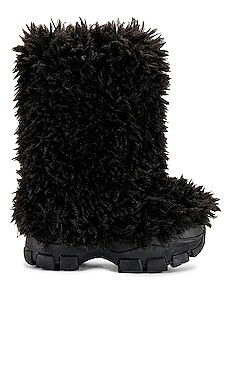 Goldbergh Bushy Snowboot in Black from Revolve.com | Revolve Clothing (Global)