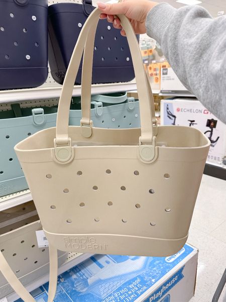 Simple Modern totes that look like another popular style are at target 👀 Back in stores & online! 3 colors!!

