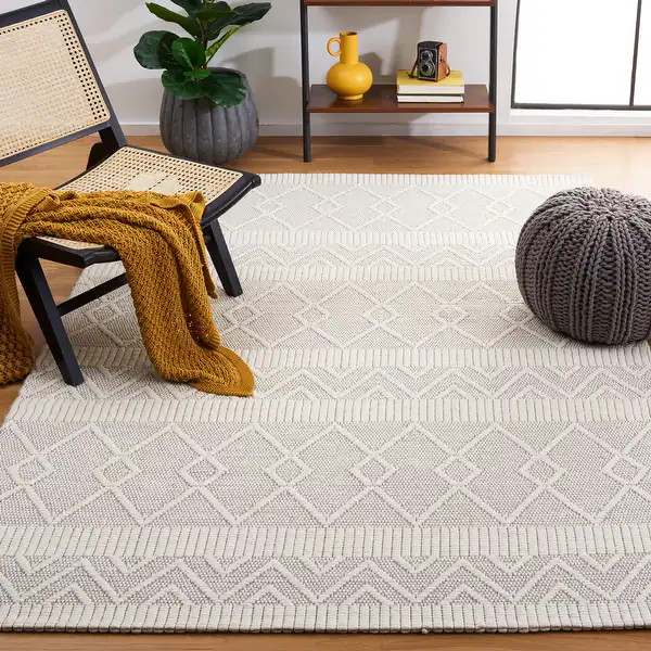 SAFAVIEH Handmade Marbella Aliete Boho Wool Rug - Overstock - 36257872 | Bed Bath & Beyond