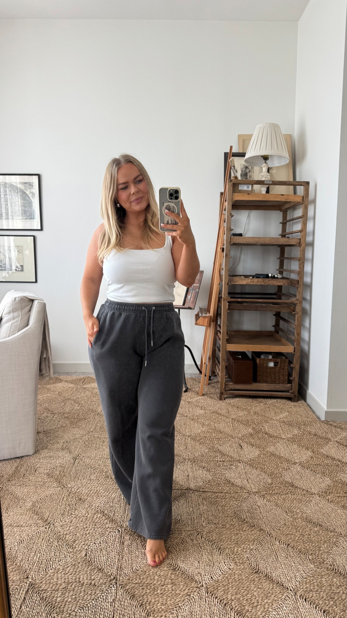 Best sweatpants EVER! I’m in size M. 