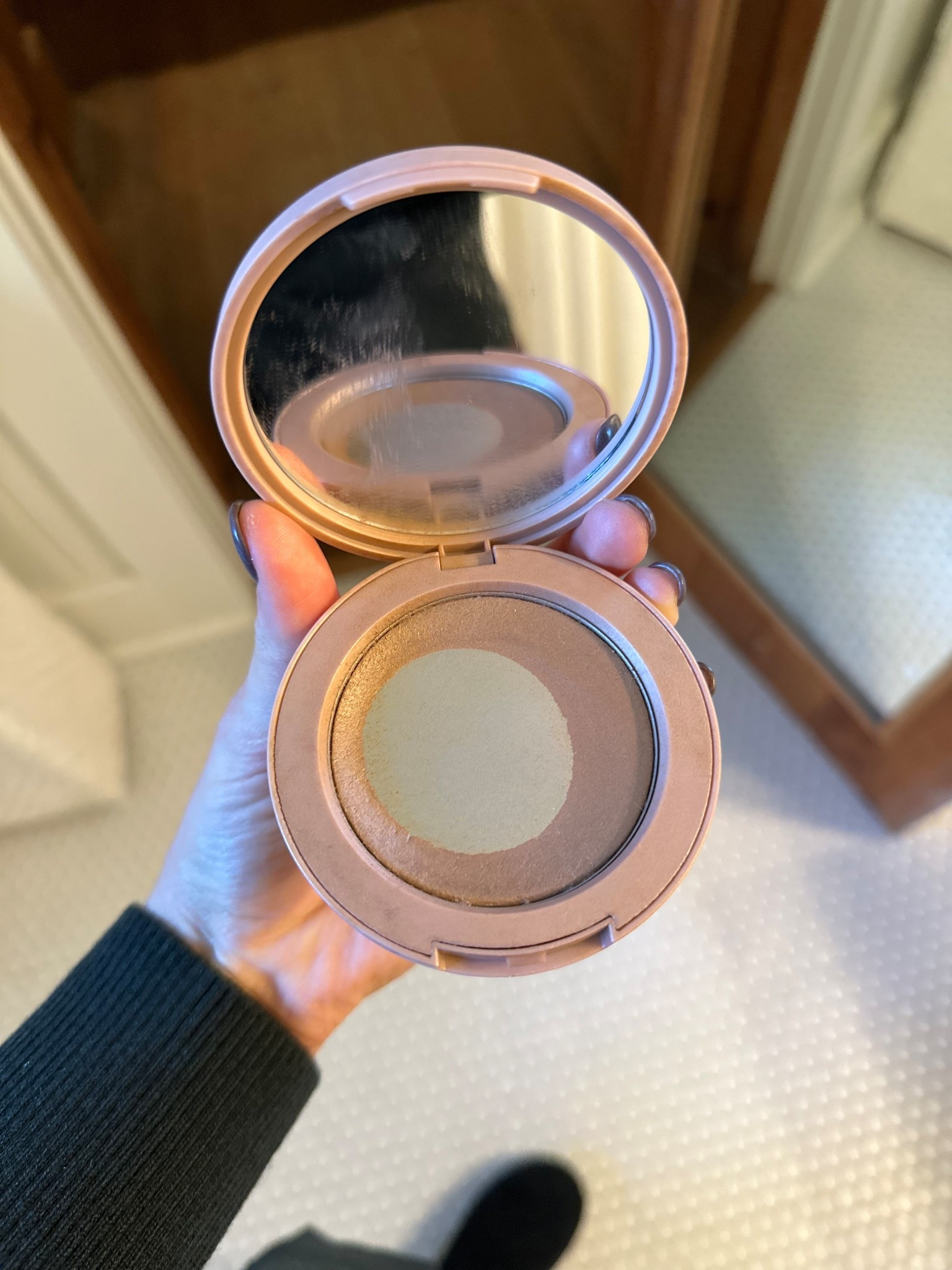 I’ve gone through soooo many of these bronzers (with highlighter) by #Ilia !!! 25% off sitewide today 🤎🤎🤎🤎

#LTKGiftGuide #LTKHoliday #LTKCyberWeek