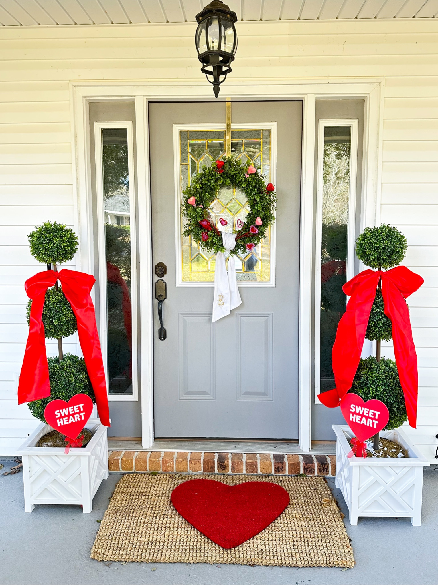 Valentines Day Porch

#LTKhome #LTKSeasonal #LTKfindsunder50