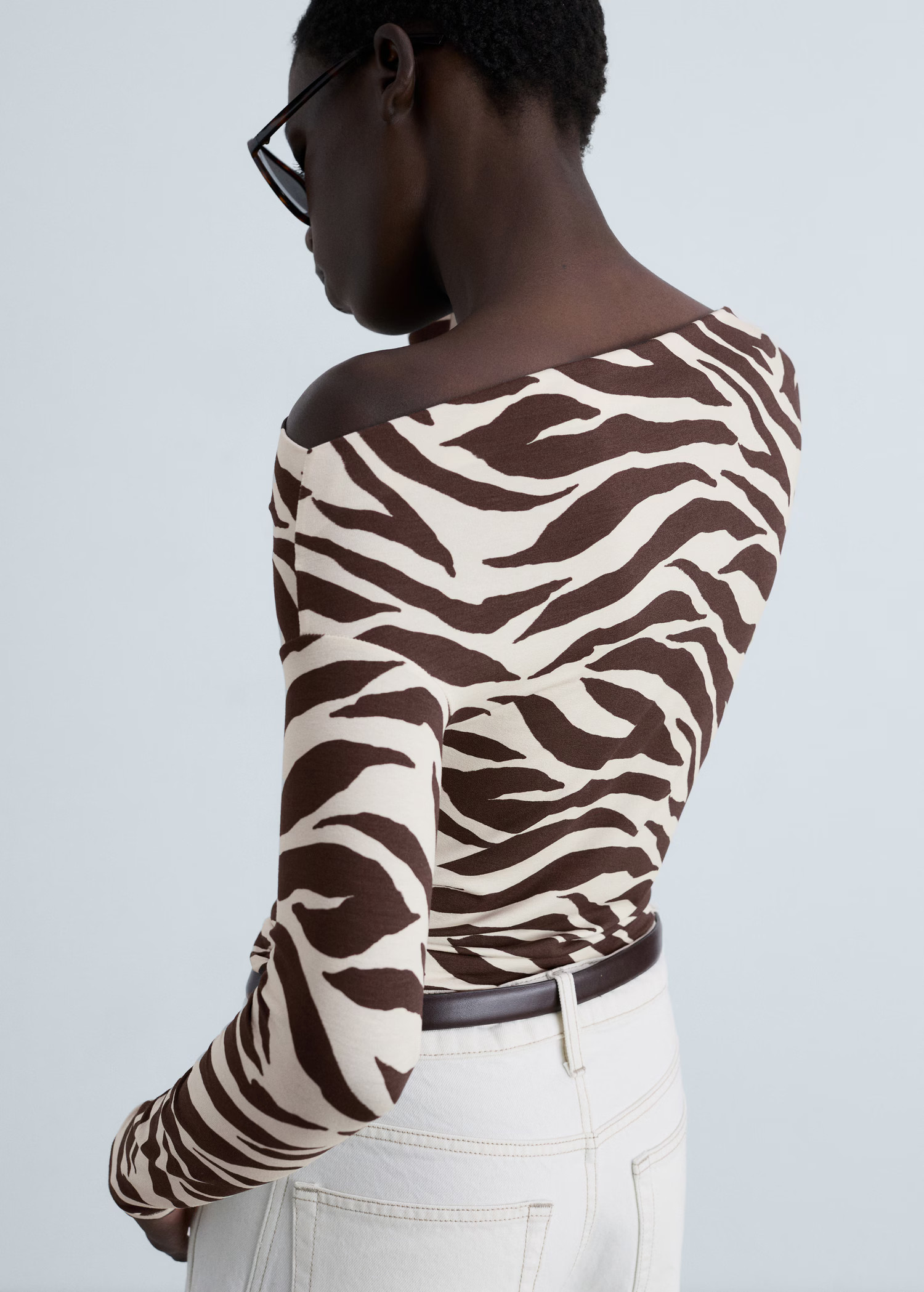 Zebra-print asymmetrical-neck t-shirt - Women | MANGO Canada | Mango Canada