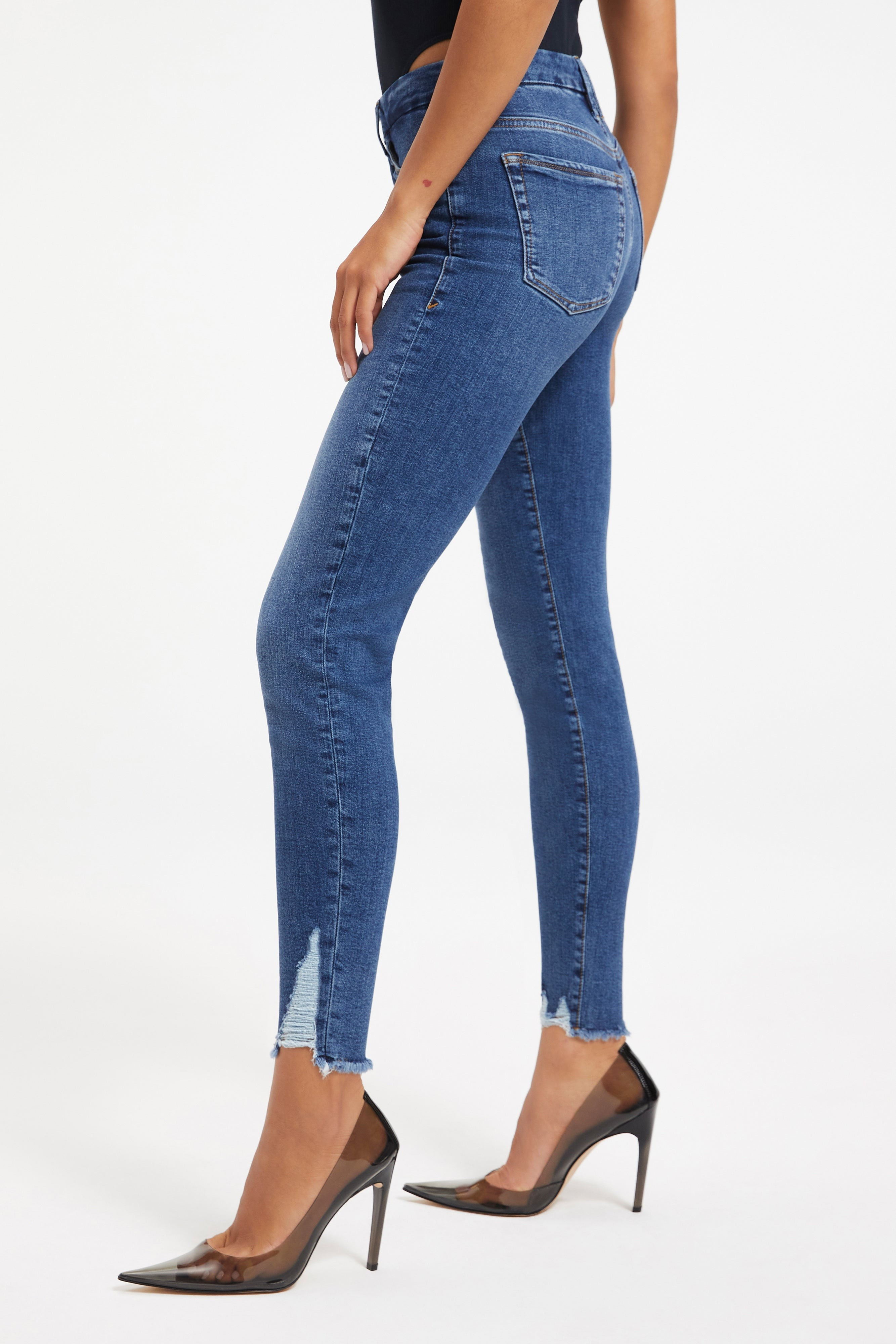 GOOD LEGS TORNADO HEM | INDIGO153 | Good American