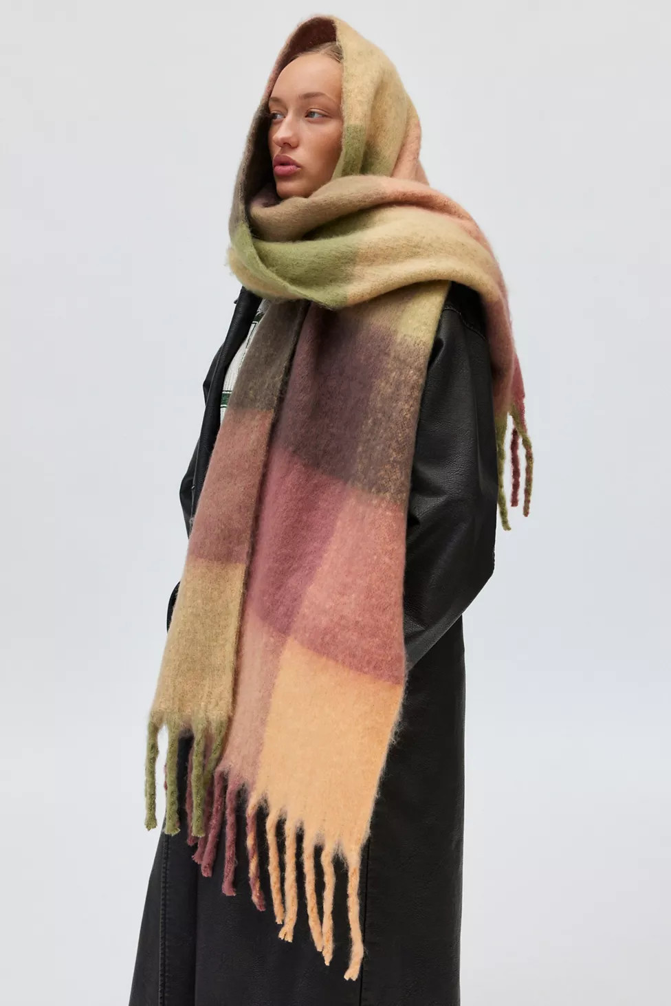 Plaid Woven Oversized Scarf | Urban Outfitters (US and RoW)