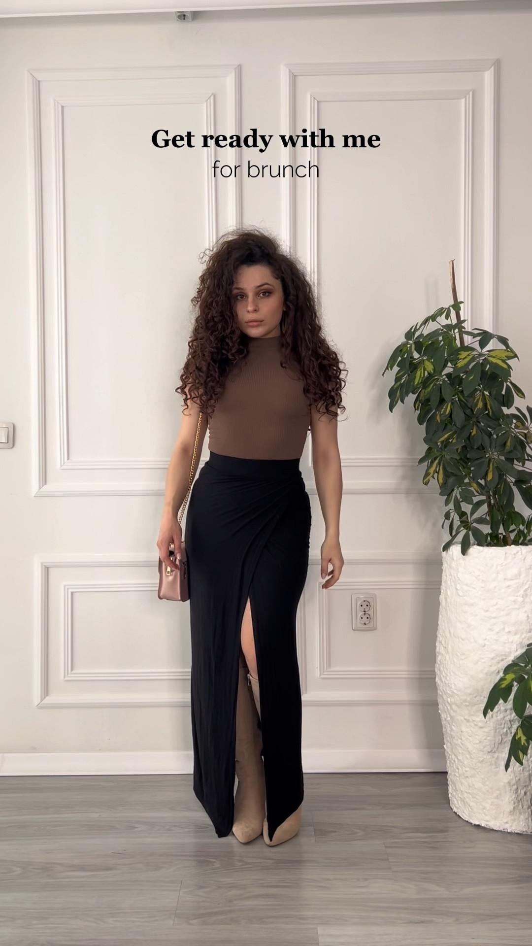 Bodysuit: size Petite XS 
Bag: Carpisa (can’t link) 
Boots: size CN40 (true to size)

Shein code: lostaholics 
•
Long black skirt, brown bodysuit, petite friendly outfit , brown boots , spring outfit 