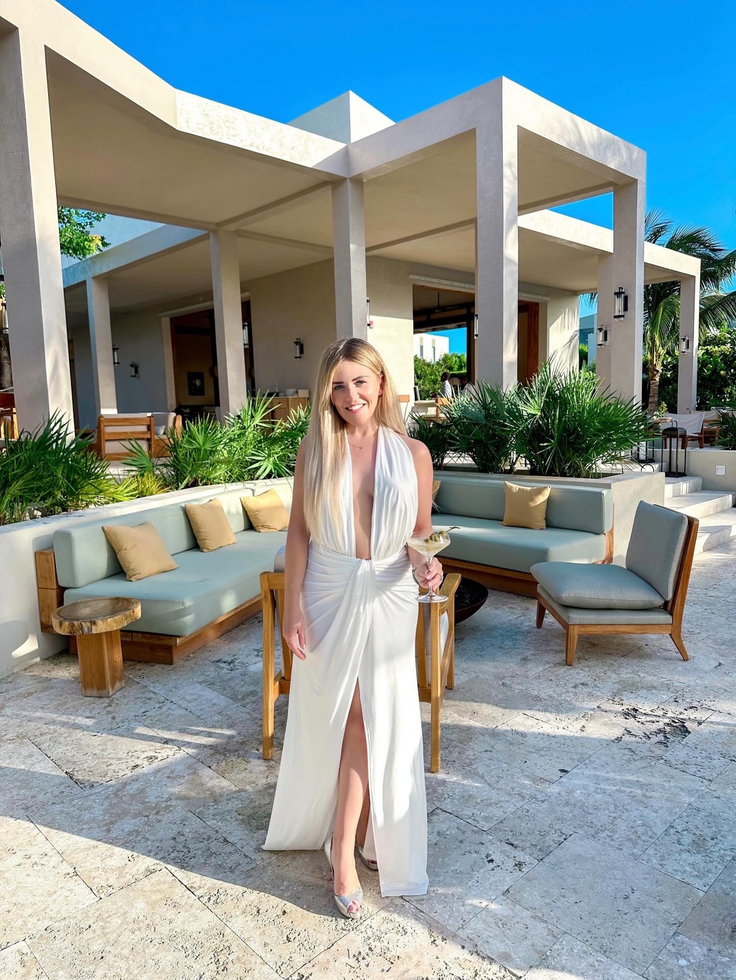 "maybe in another life" 

no girl, this is literally it.

go out and make it happen 🍸 #happynewyear #ootd