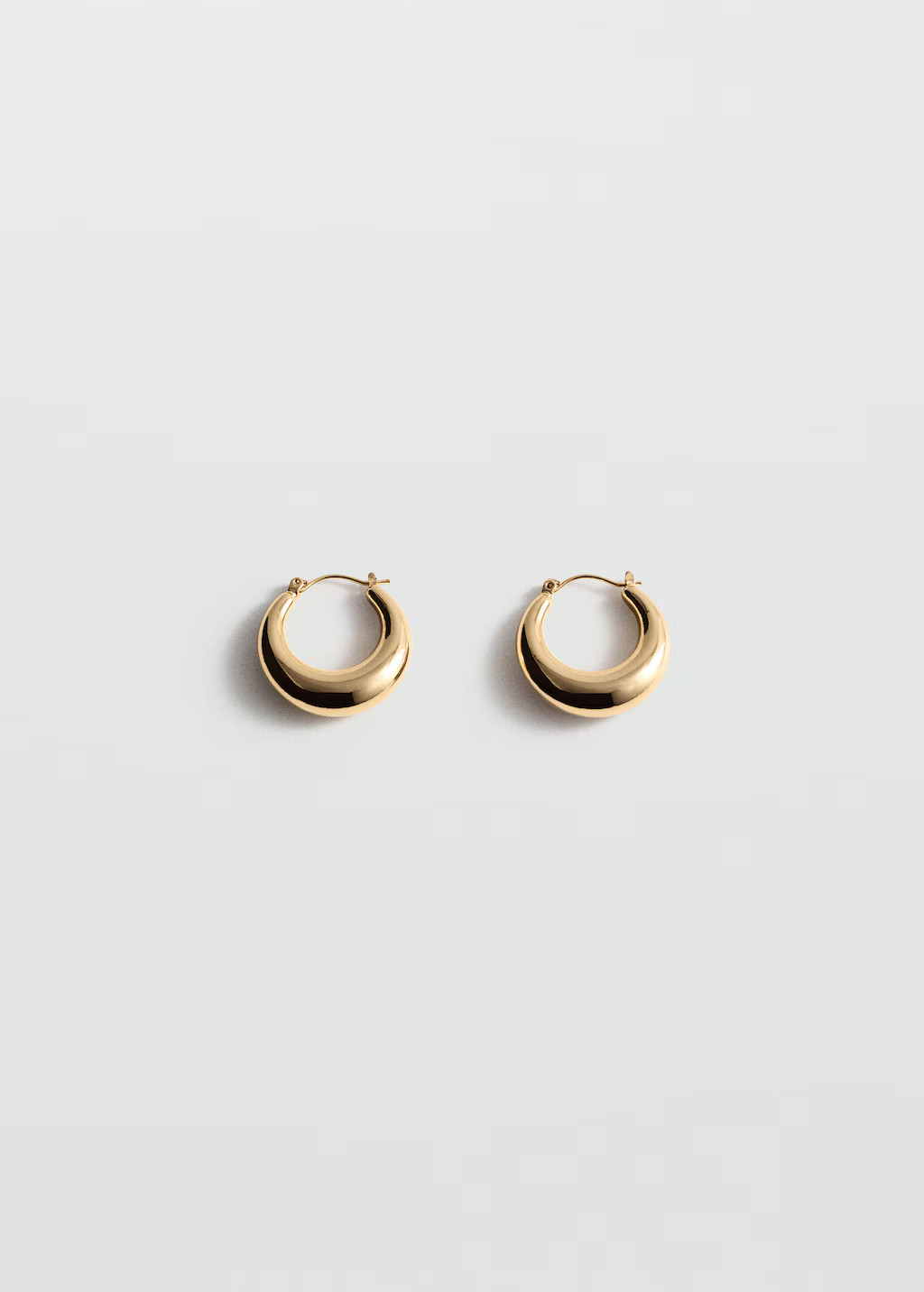 Volume hoop earrings | Mango (US/MX/AU)