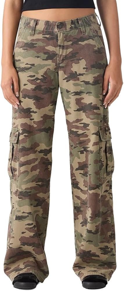 Levi's Womens Superlow Loose Cargo Pants | Amazon (US)