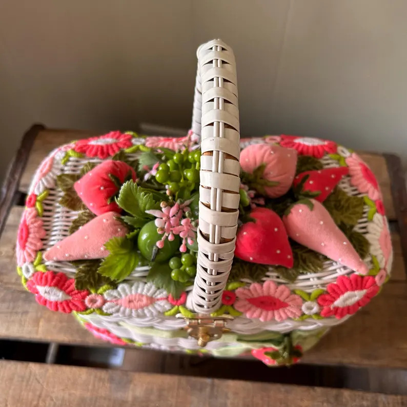 One-of-a-kind Vintage the Yankee Traveler Novelty Strawberry Handbag Wicker Basket Purse - Etsy | Etsy (US)