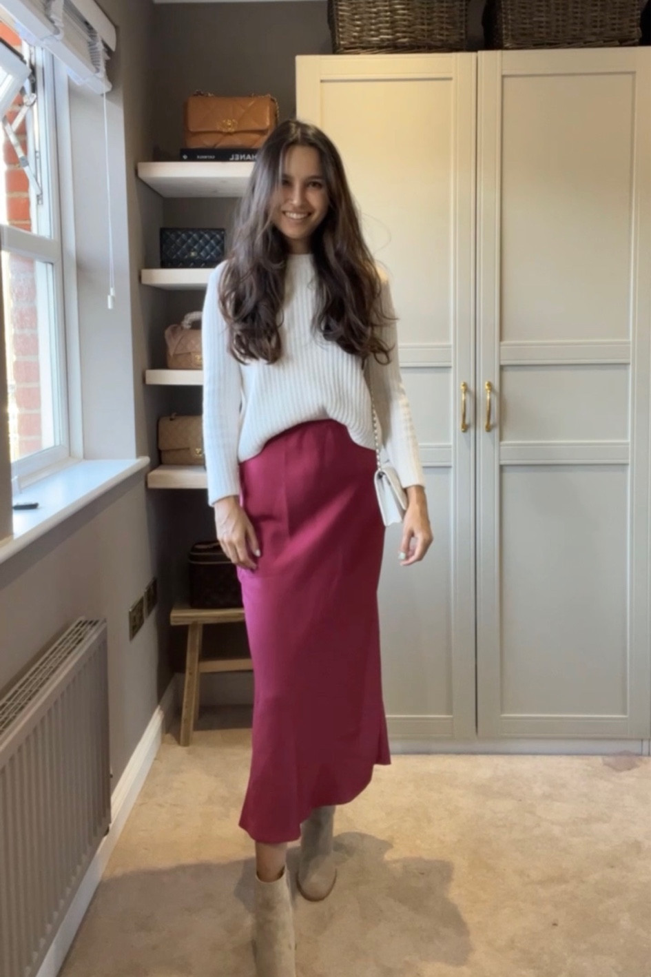 This satin skirt is the best dressed up or down from ASOS❤️ 

I’ve paired it with nude heeled boots (Louboutin) and a white jumper from Newlook for a Christmas feel🎄

The skirt is no longer in the shops so I tagged some cute alternatives - a similar one in a festive green and then a classic black one🥰

#LTKstyletip #LTKSeasonal #LTKunder50