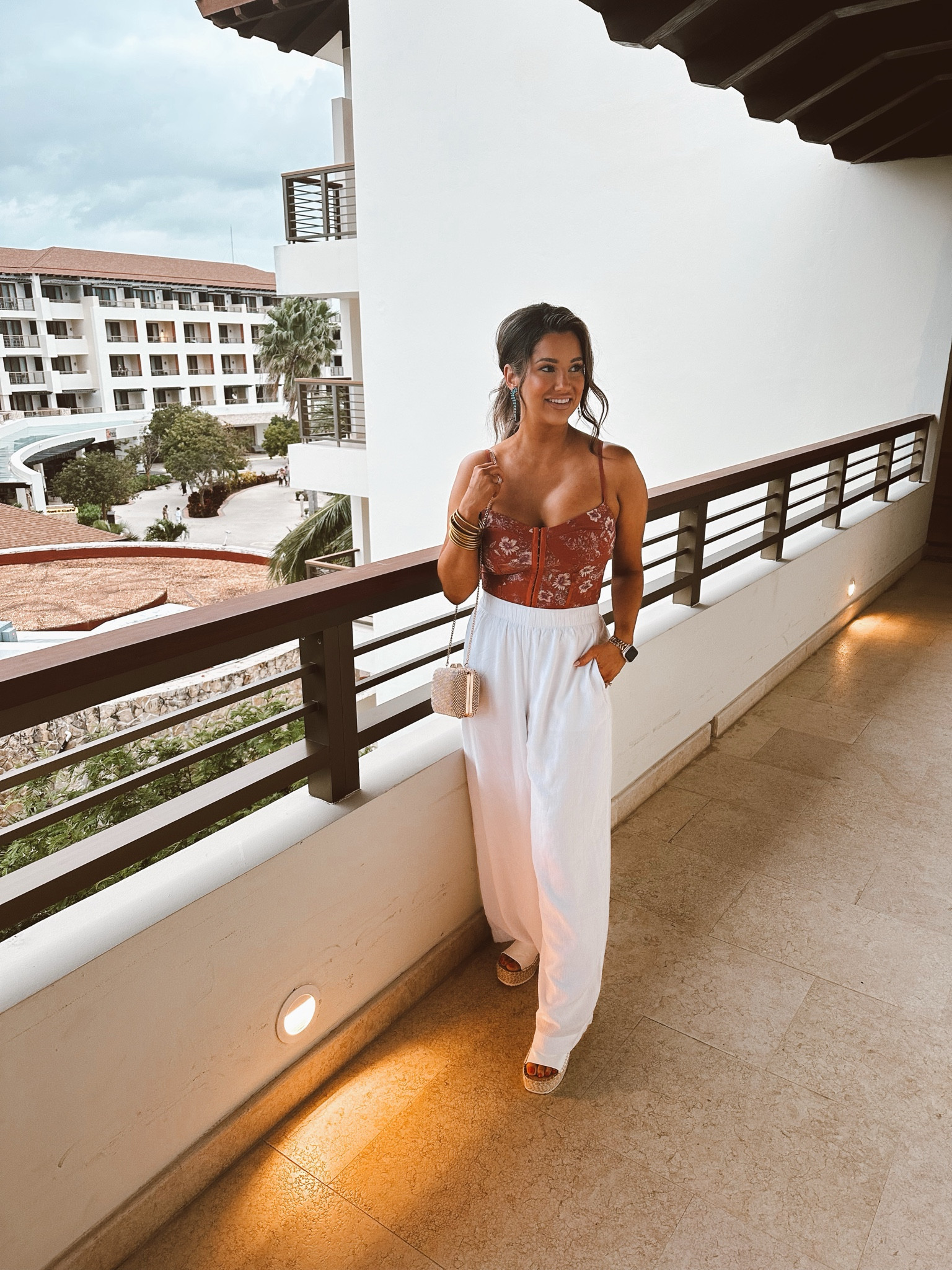 Vacation night time look!

Top runs stretchy! Size m
Pants size small 


#LTKItBag #LTKTravel #LTKStyleTip