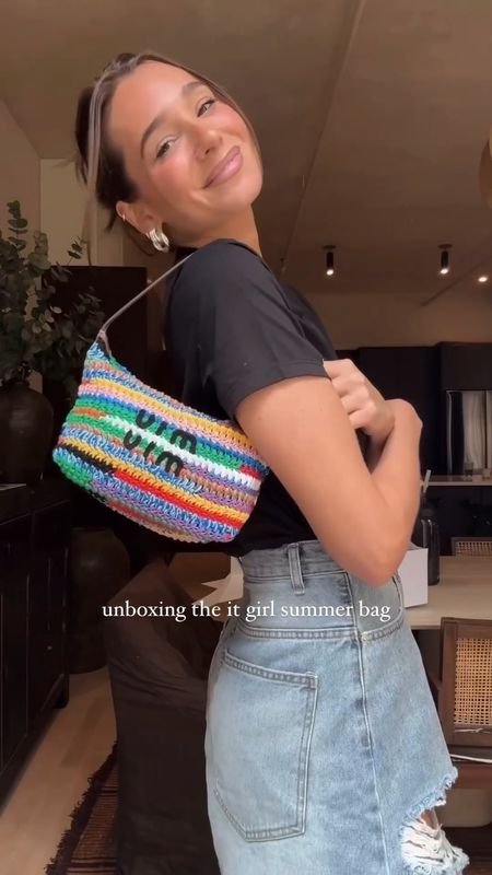 Unboxing the IT girl summer bag