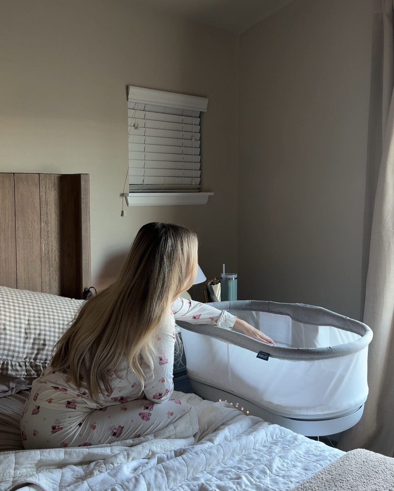 Our extra set of hands when it comes to sleep! 🫶🏼💤 we’re obsessed with the Halo Bassinest connected 3.0! #ad #HALOSLEEP 