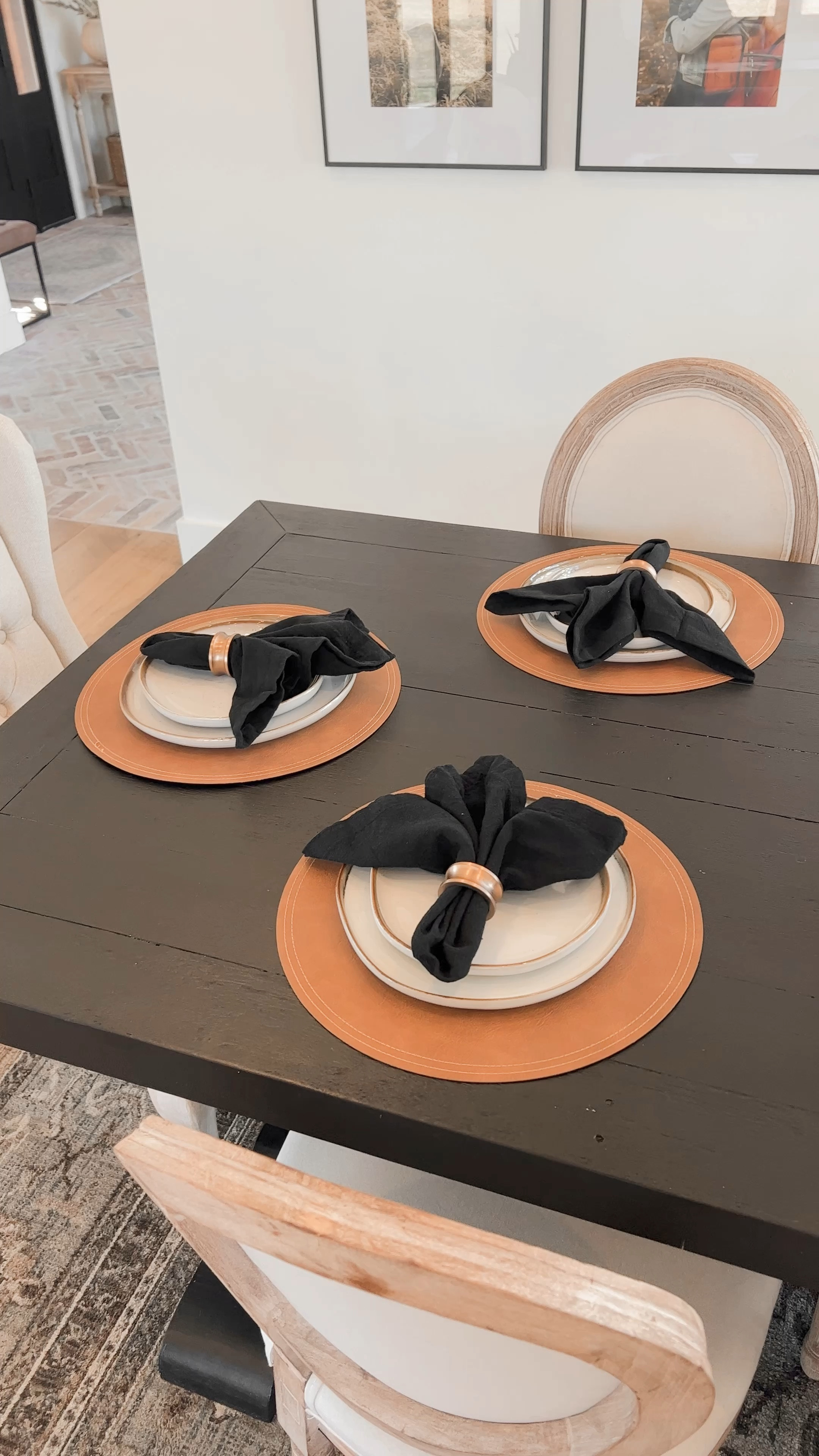 Dining room table design with plate set and napkins 🤎

Tablescape
Dining table
Dining chairs
European dining chairs
Traditional dining chairs
Large dining table
Pedestal table
Rectangular dining table
Hanging pendant lights
Gallery wall
Black dining table
Ceramic plates
Dinnerware plate set
Stoneware organic plates
White pottery plates

#LTKHome