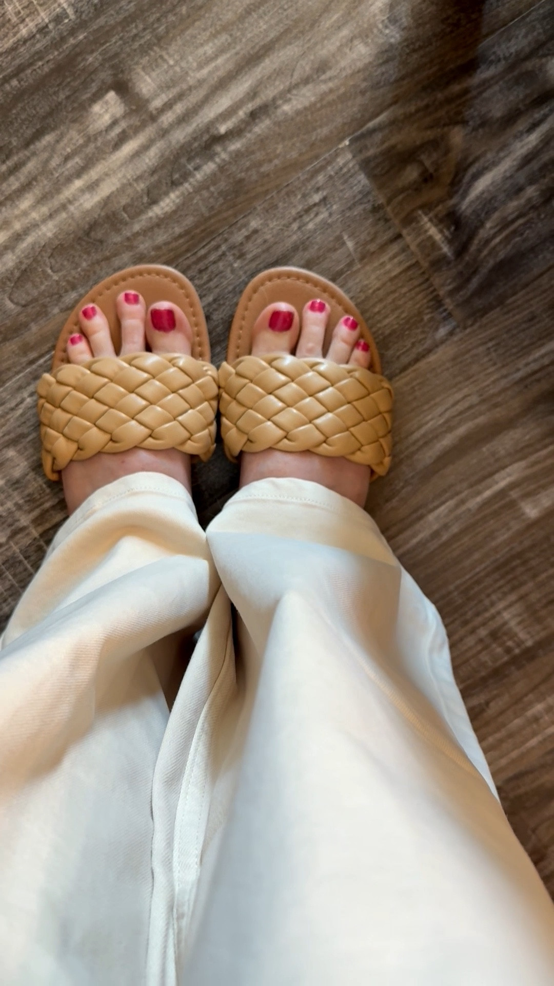 These sandals elevate a casual look with jeans🤍🤎 I’m obsessed! 🤩 


#LTKshoecrush #fitoryshoes #casualchic #springstyle 

#LTKootd #LTKSeasonal #LTKdayinmylife