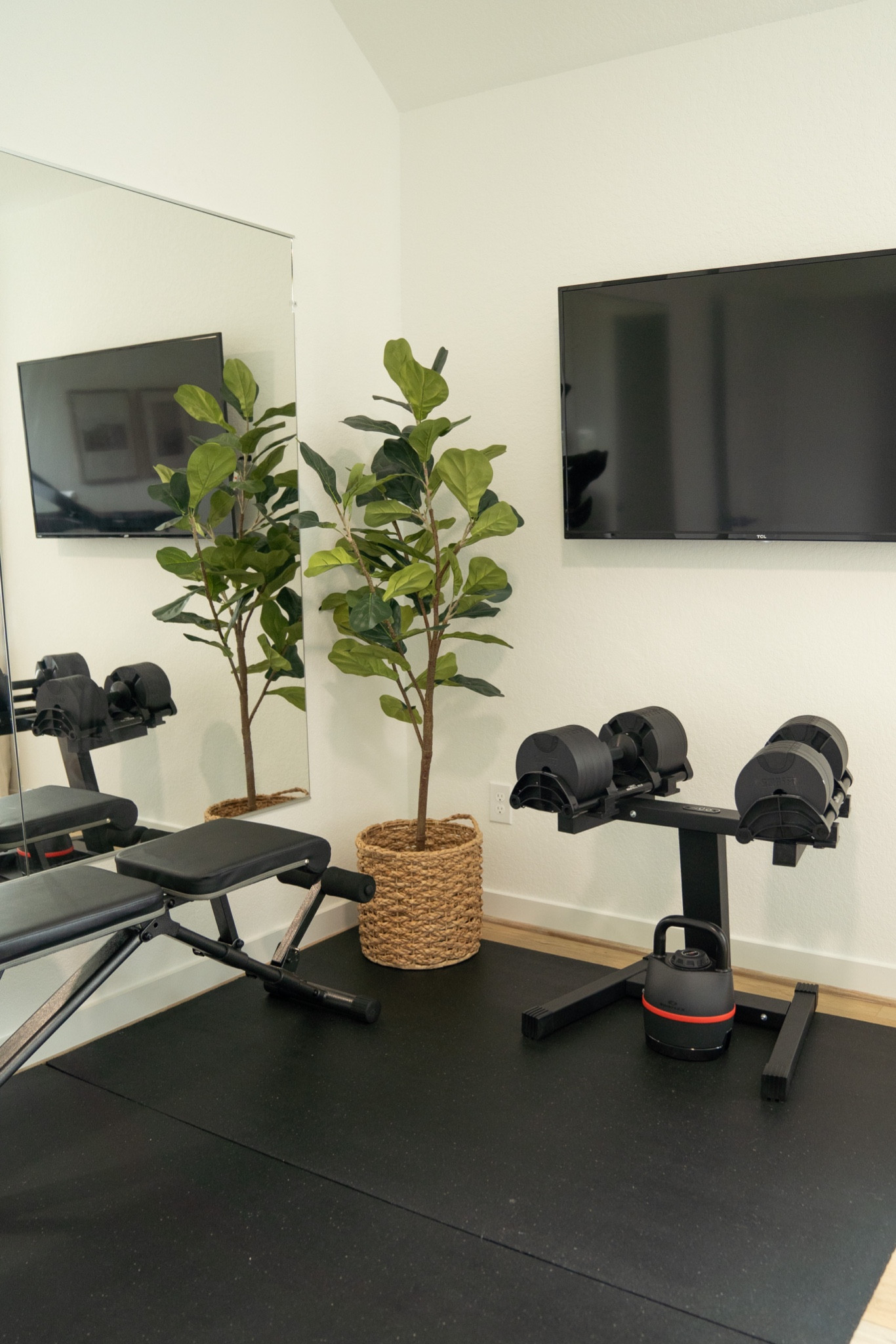 Home gym essentials 💪🏾 links to everything I used in my minimal home gym! #homegym #gym

#LTKhome #LTKFind #LTKfit