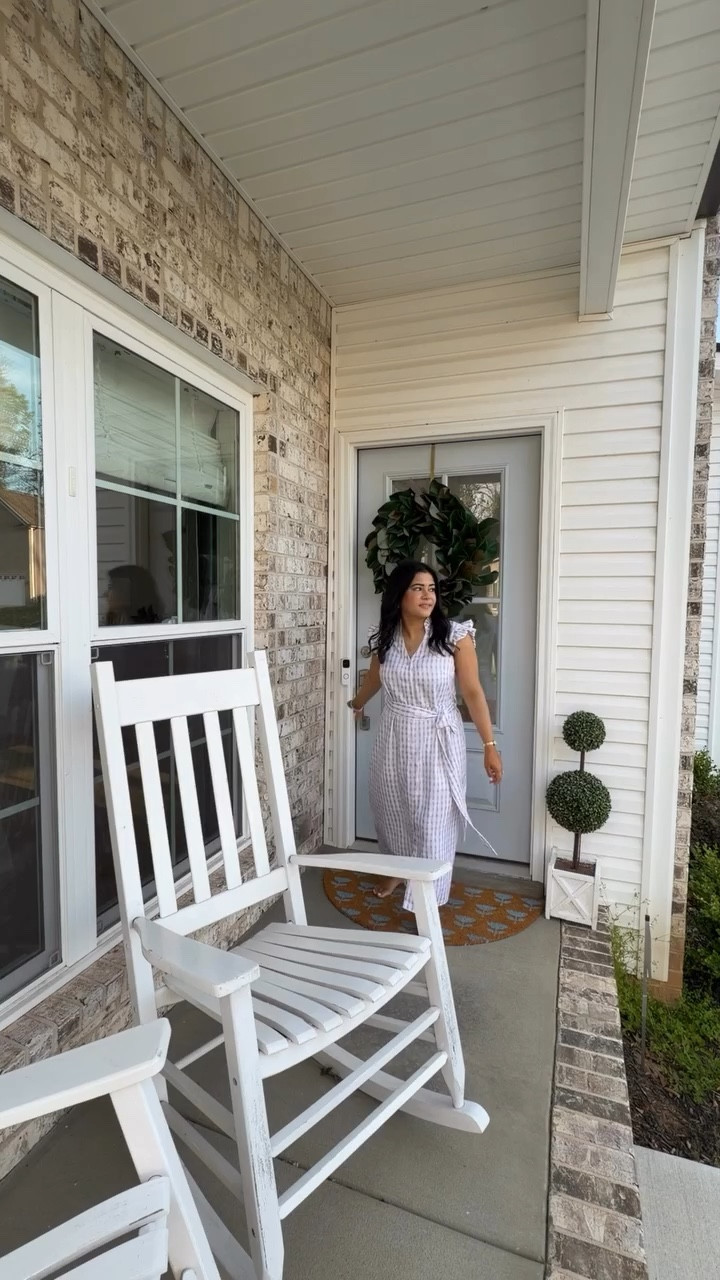There’s so much beauty in the everyday when you slow down enough to notice it 🤍
.
#slowliving #southernhome #cozyhome #intentionalhome #frontporchsittin

#LTKHome #LTKSeasonal #LTKdayinmylife