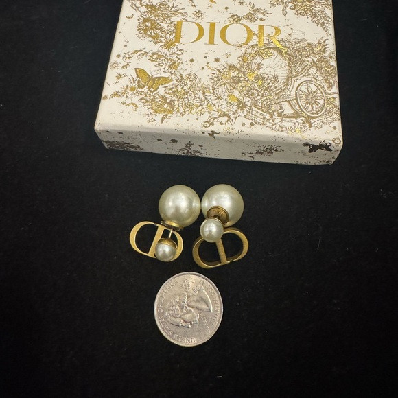 Dior Gold and White Pearl Earrings | Poshmark