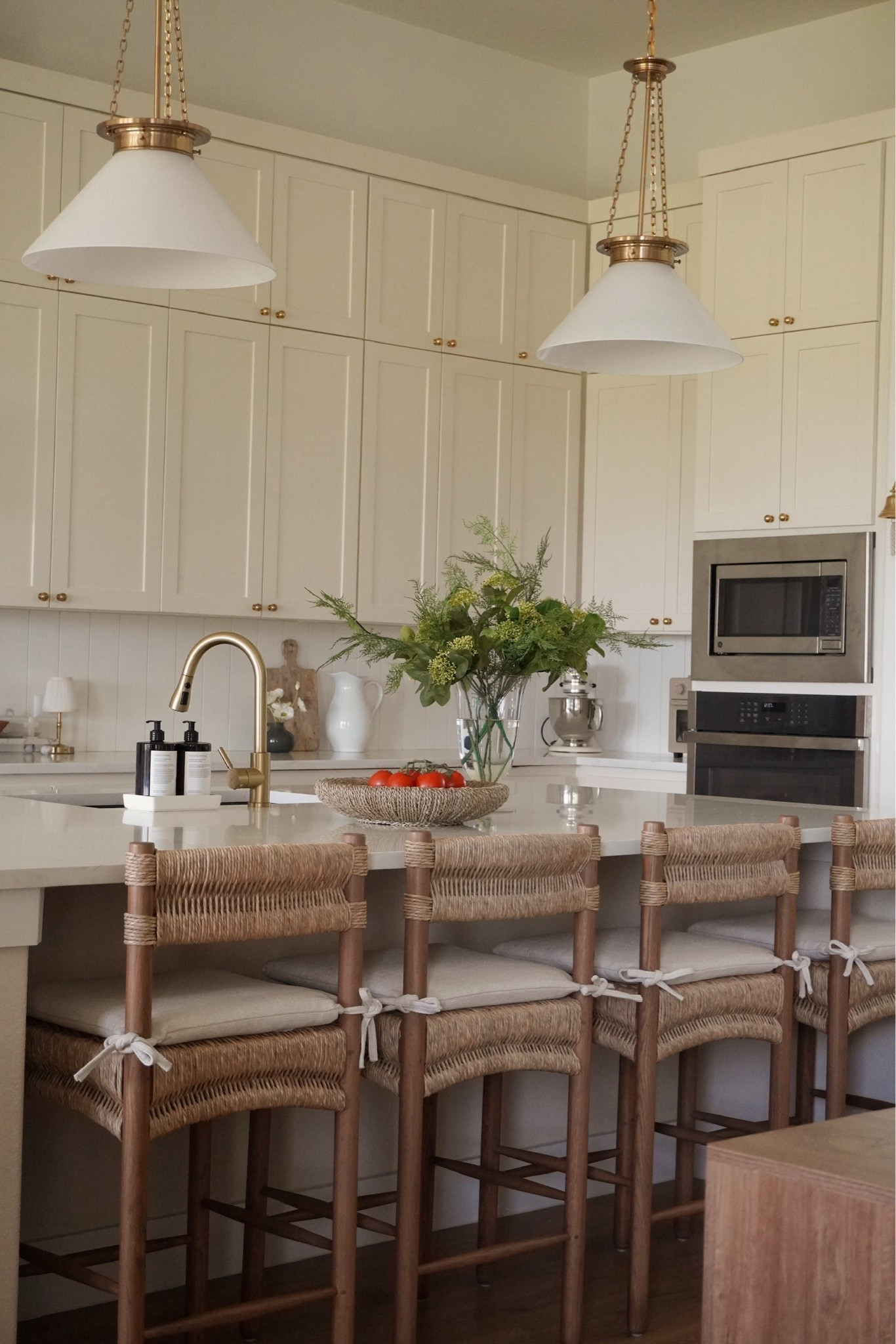 Summer kitchen inspo!

kitchen design, neutral kitchen, cottage core kitchen, summer kitchen

#LTKSeasonal #LTKHome